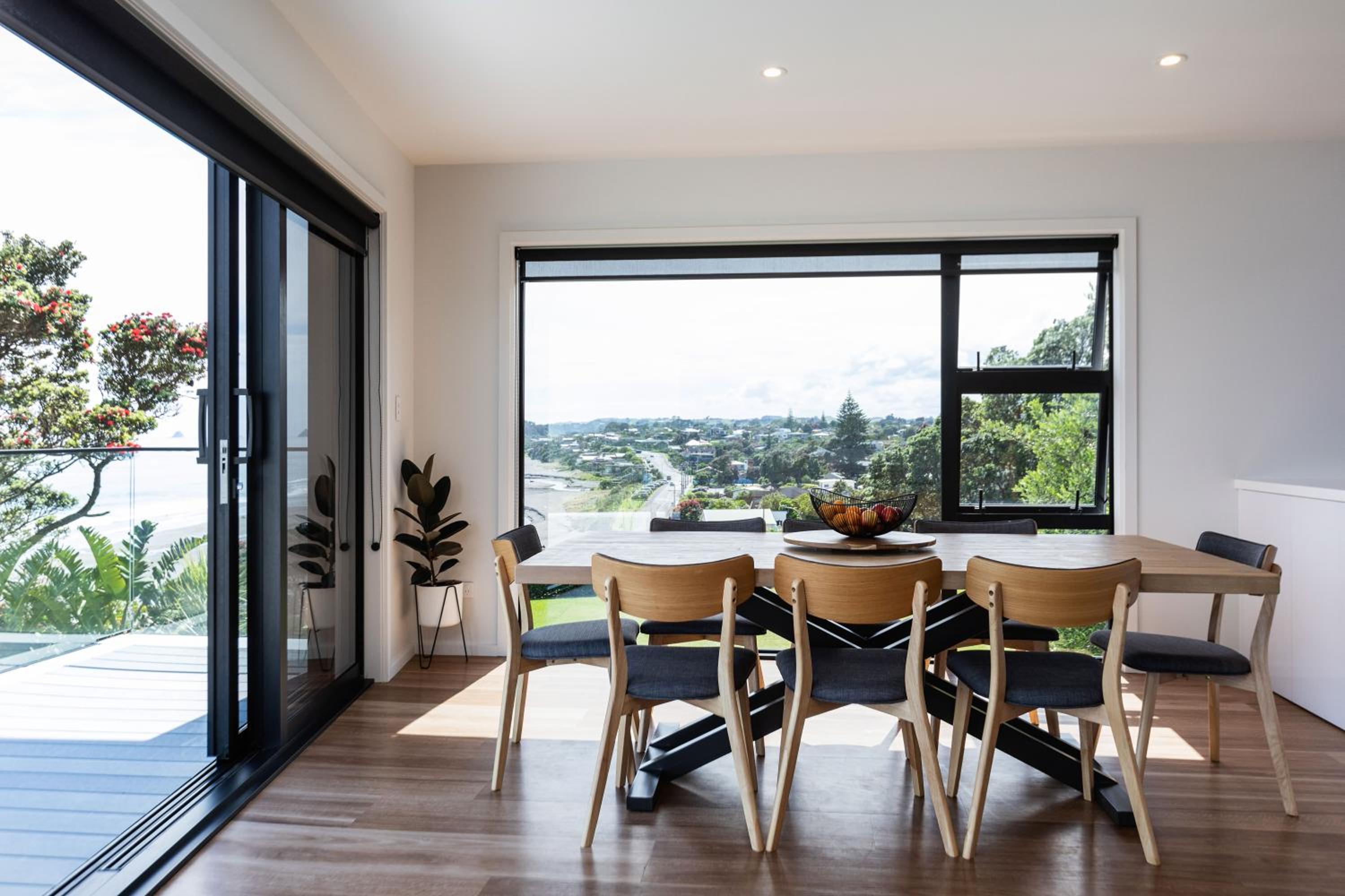 Oakura Beach Front Apartments