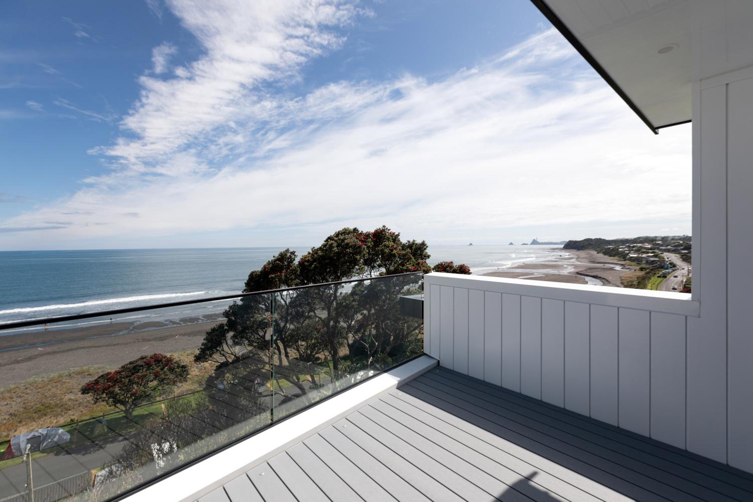 Oakura Beach Front Apartments