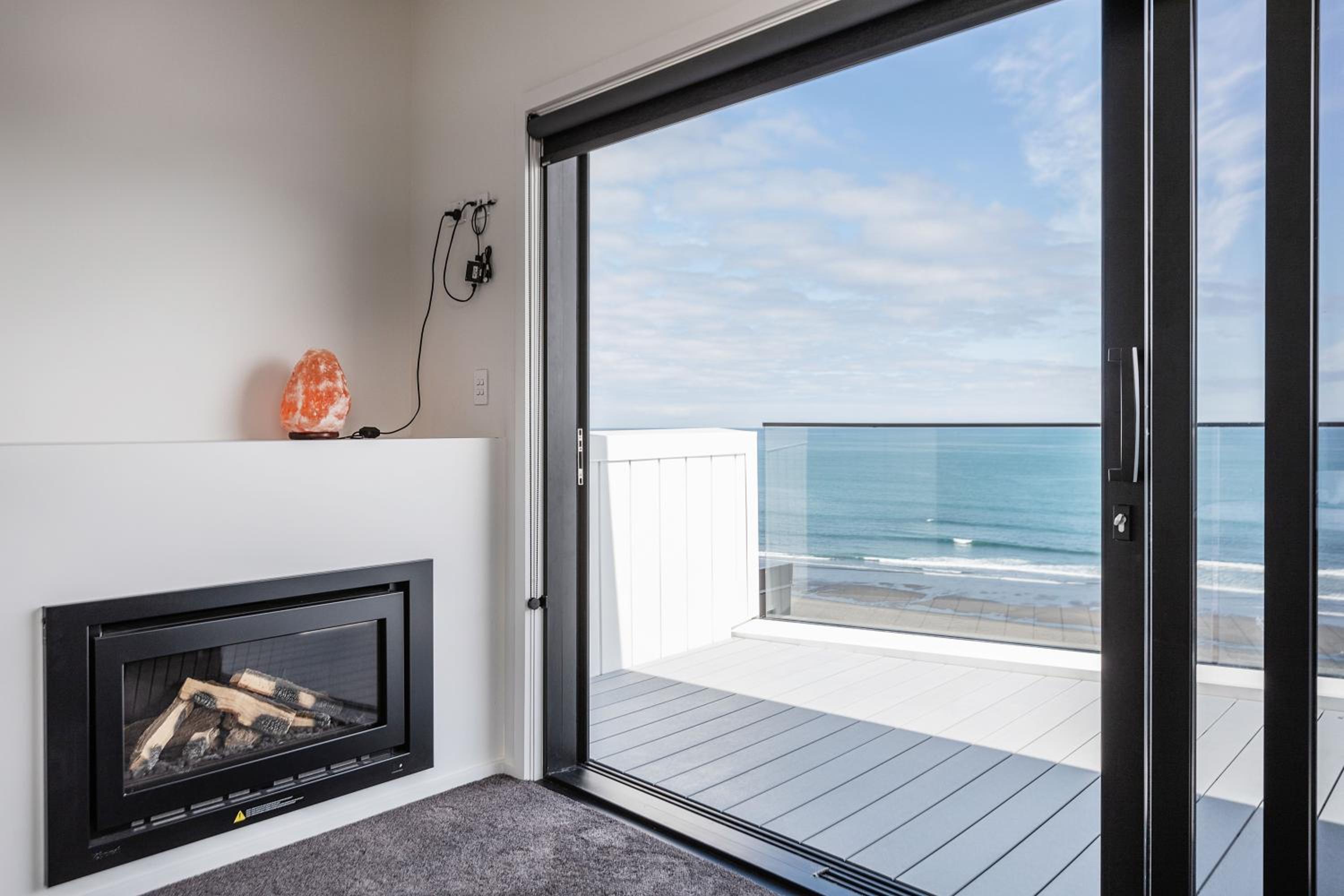 Oakura Beach Front Apartments
