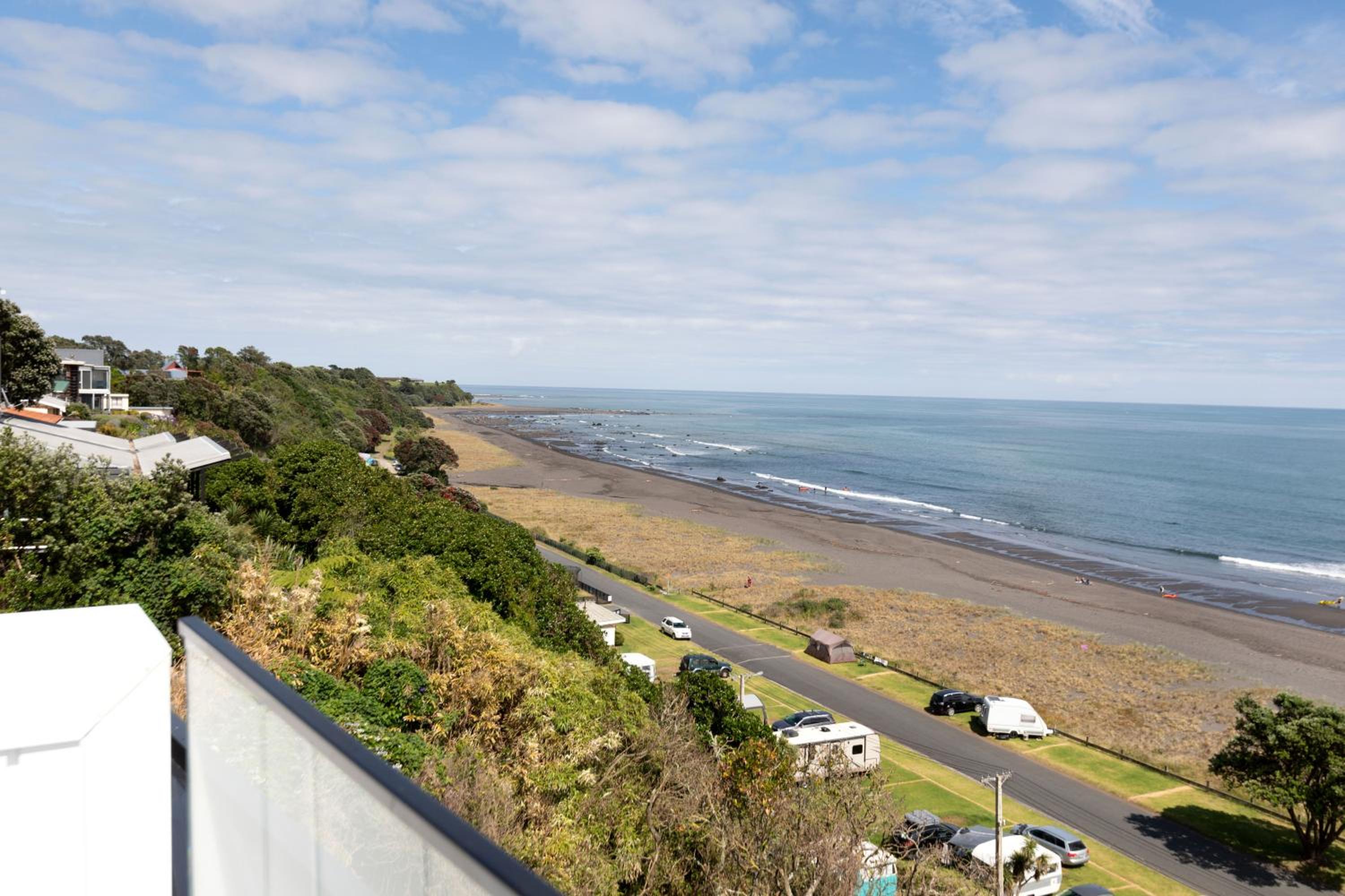 Oakura Beach Front Apartments