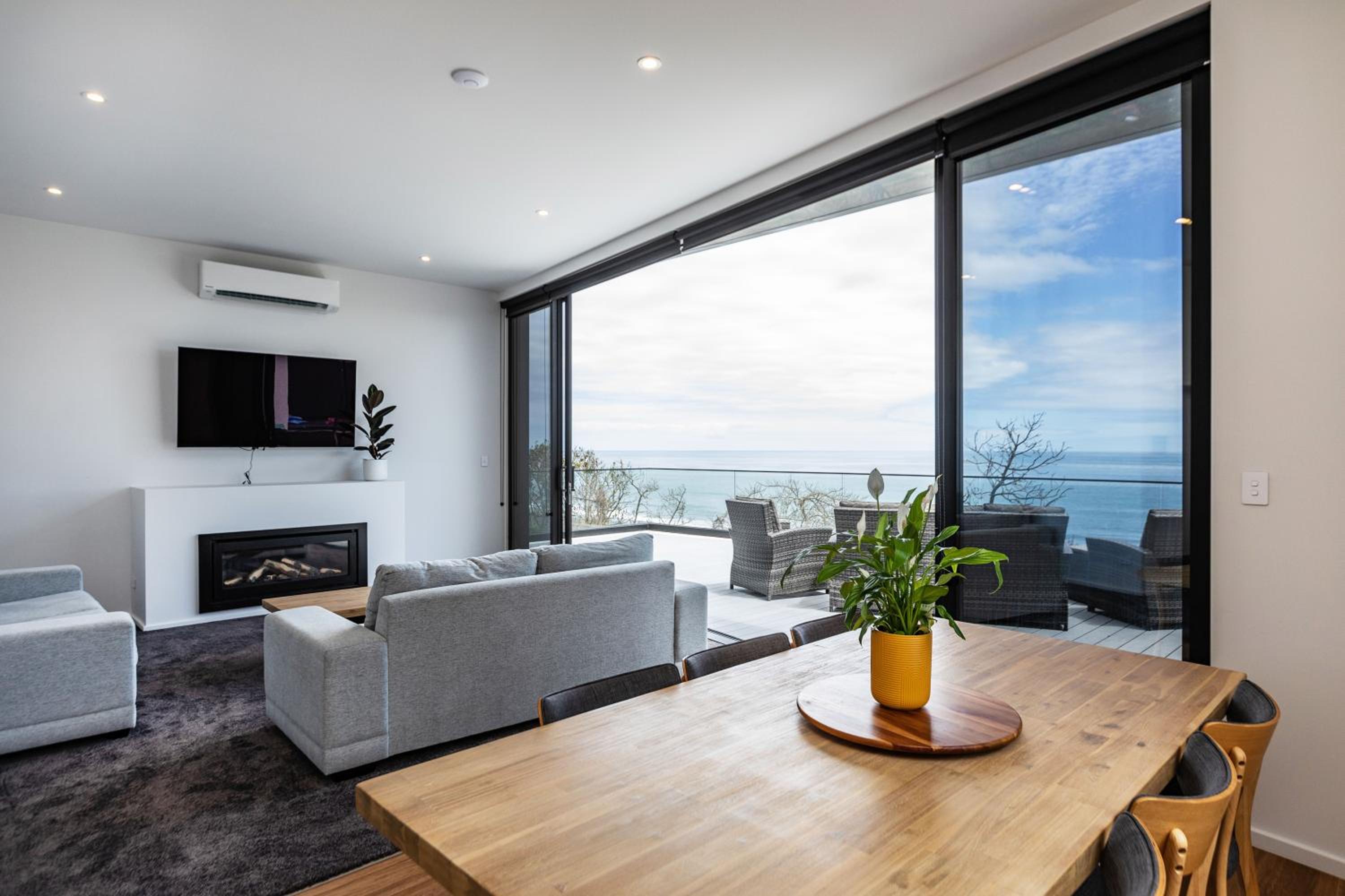 Oakura Beach Front Apartments