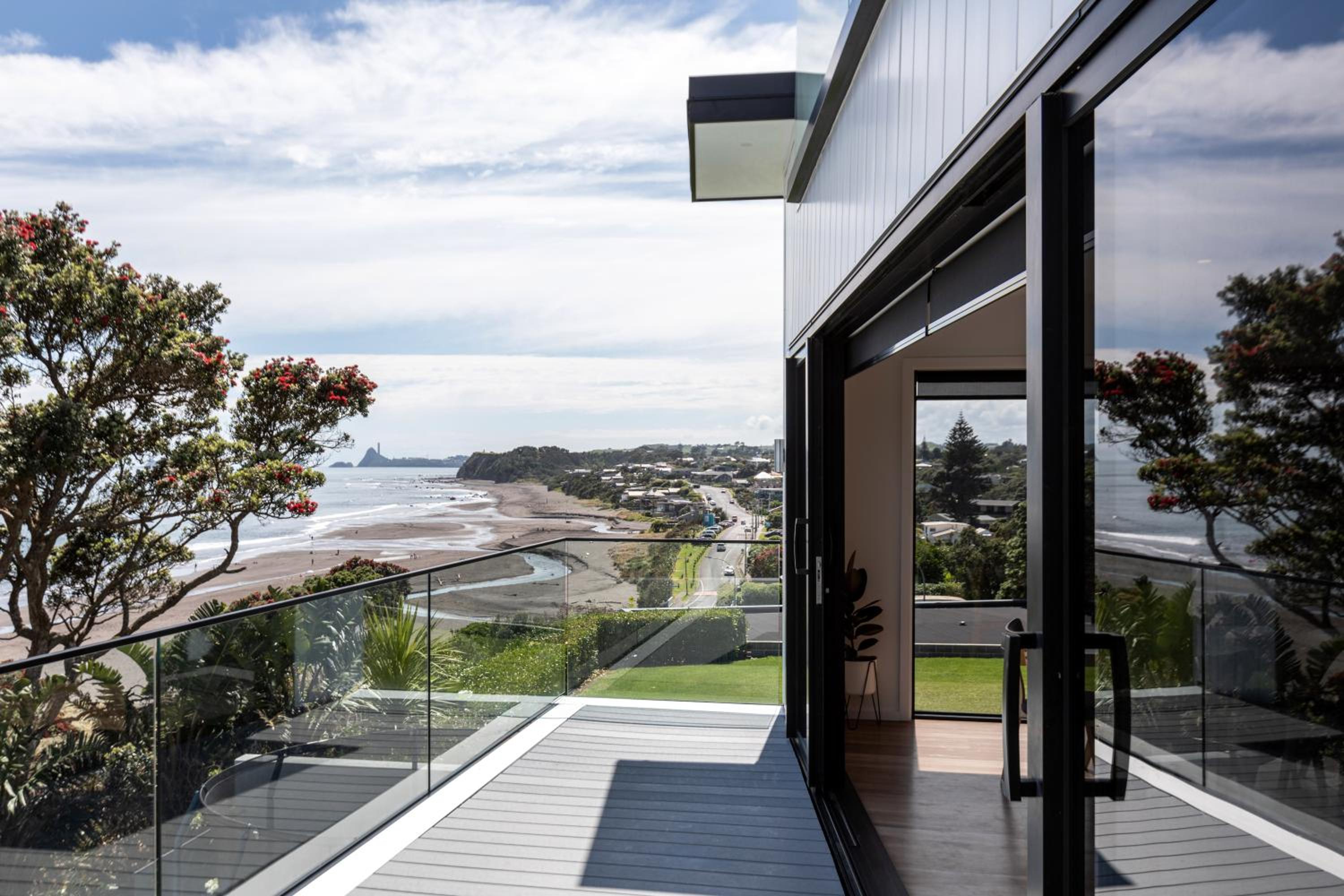 Oakura Beach Front Apartments