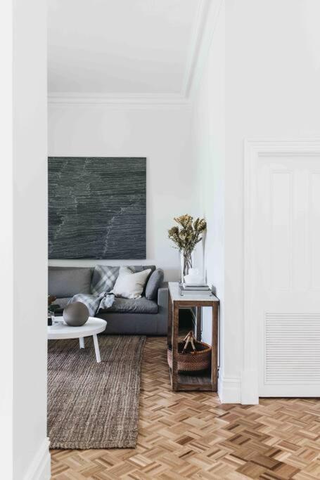 Villa Rose - Stylish Classic Home Close to City Center
