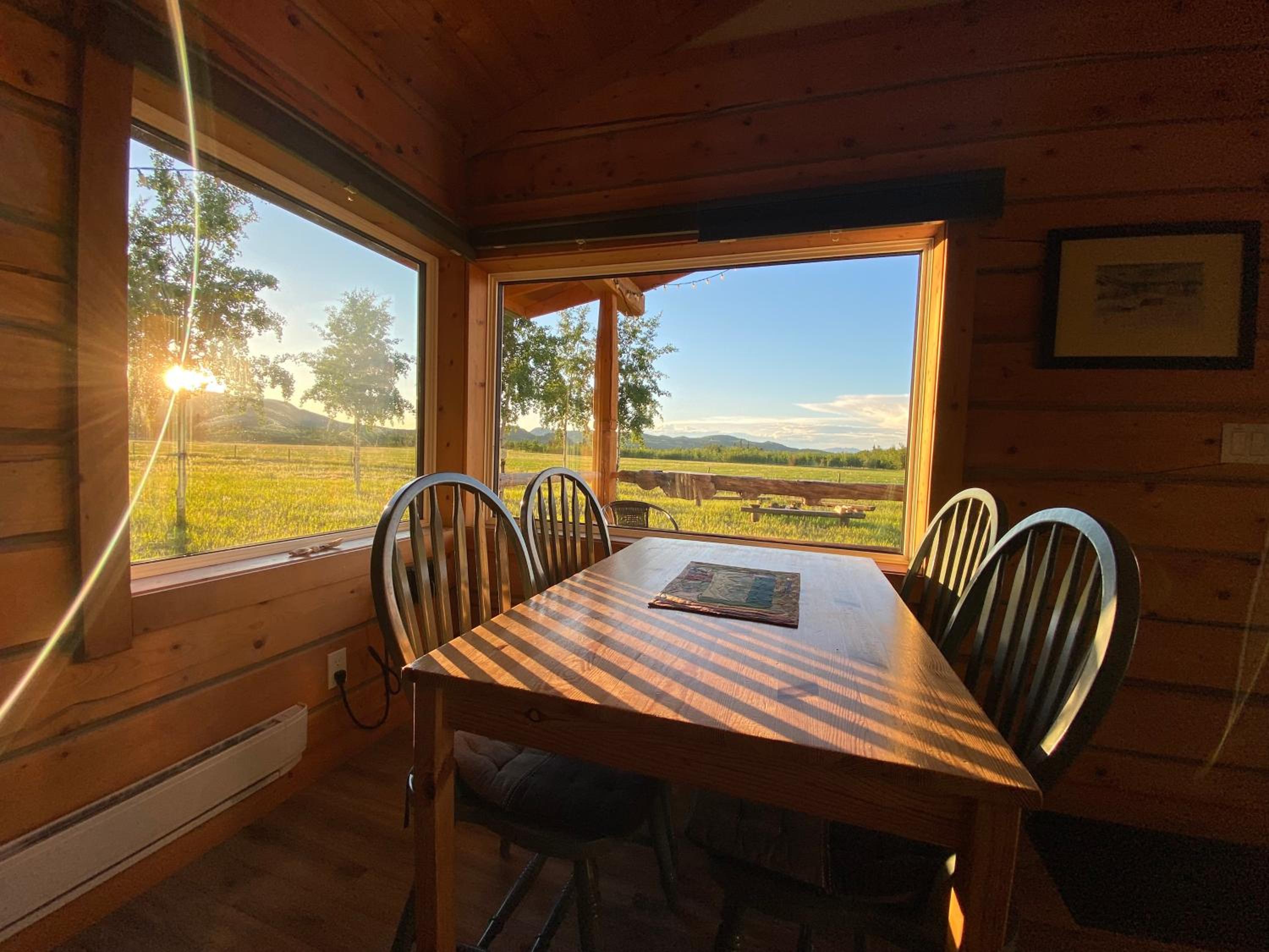 Oma's and Opa's Northern Lights Viewing Cabin