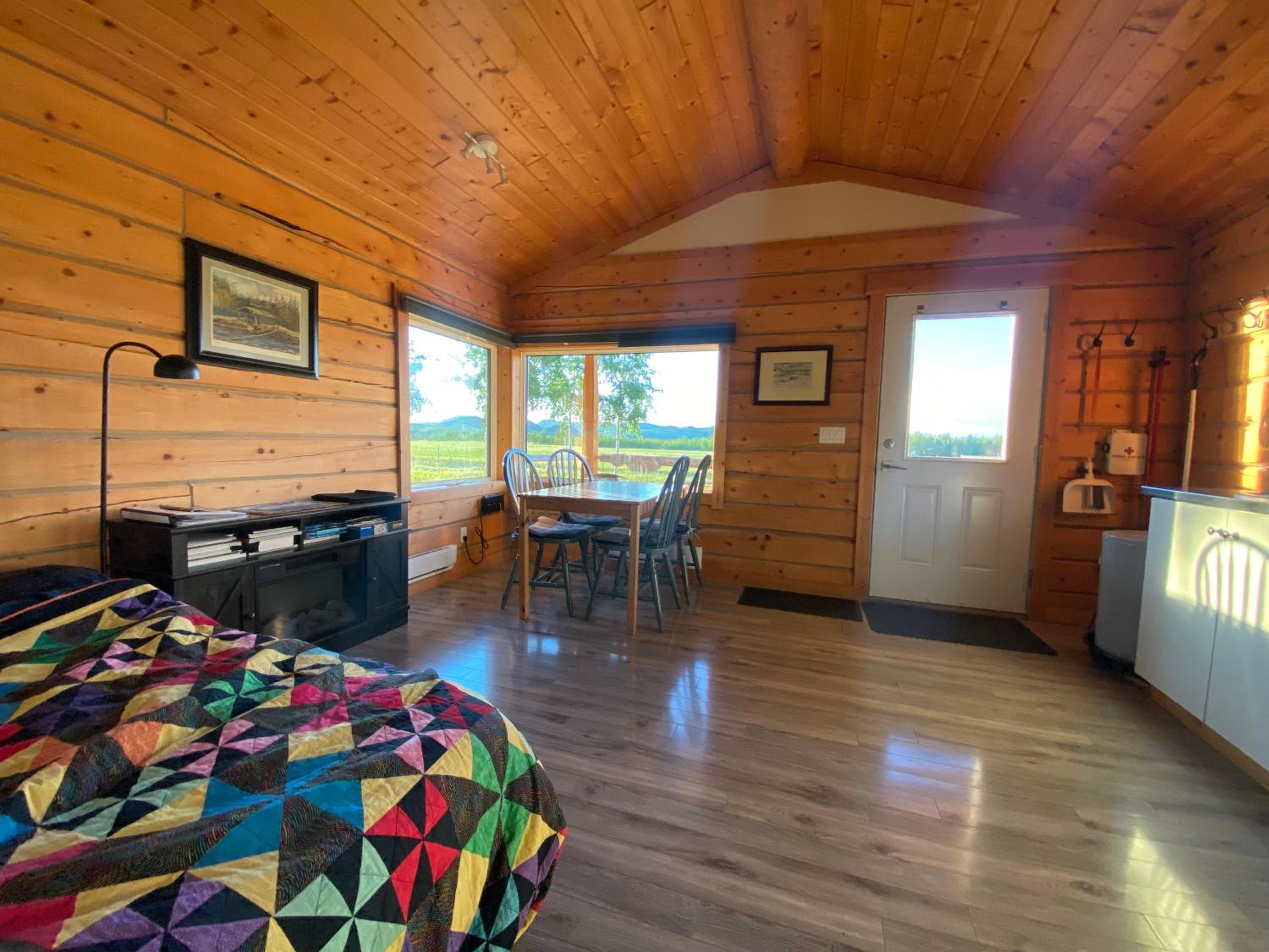 Oma's and Opa's Northern Lights Viewing Cabin