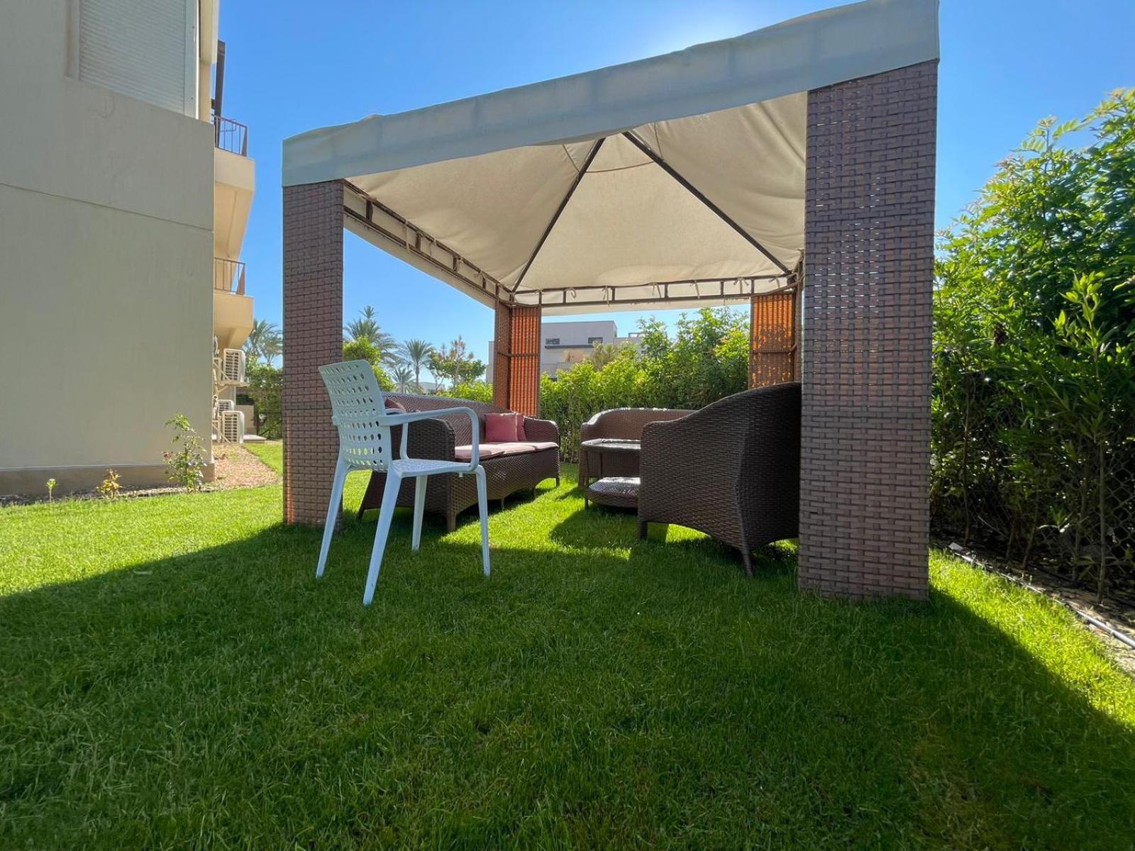 chalet 2 bedroom with garden on lagoon in blanca 200g3 view 4