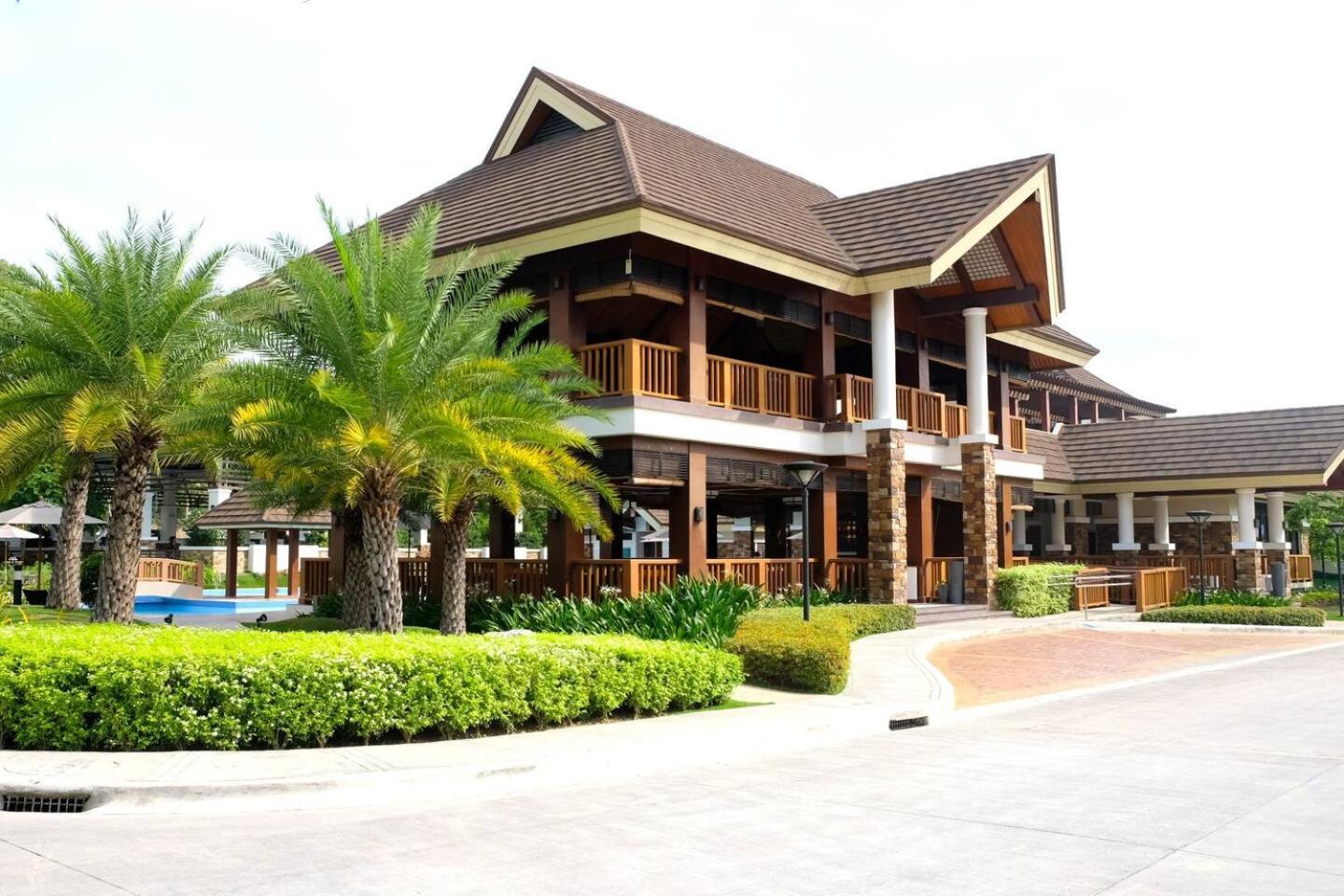 Resort-Inspired Condo in Cebu City, Philippines view 2