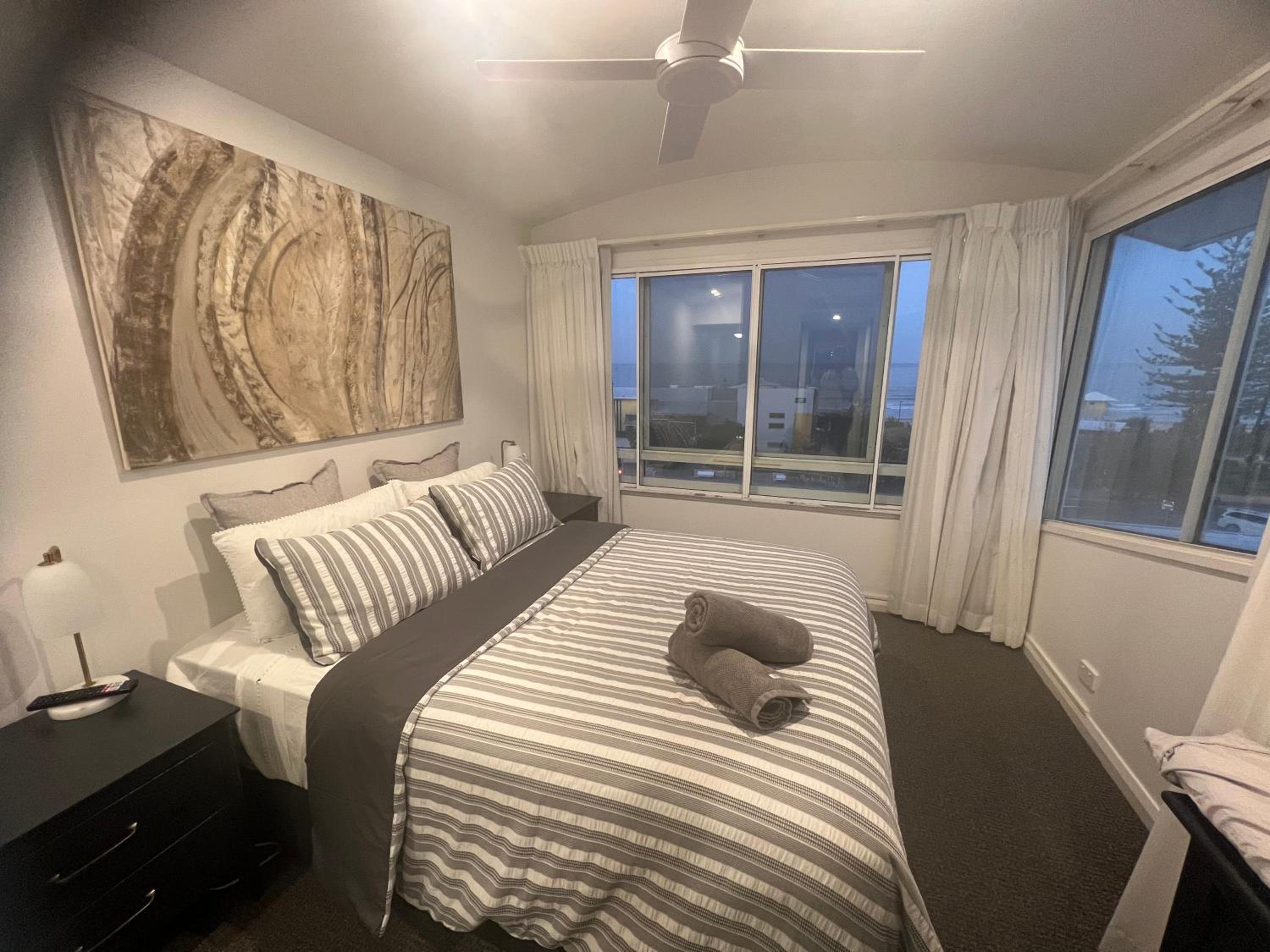Ocean View - Alexandra Headlands Beachfront Unit