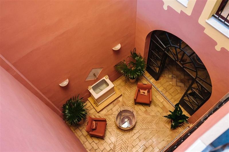 CASA PALACIO SXVIII CON PISCINA en centro histórico de SEVILLA