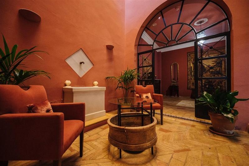 CASA PALACIO SXVIII CON PISCINA en centro histórico de SEVILLA