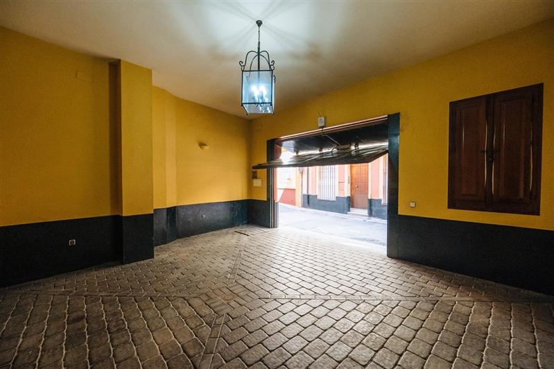 CASA PALACIO SXVIII CON PISCINA en centro histórico de SEVILLA