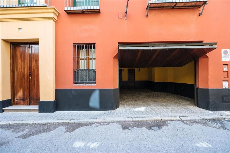 CASA PALACIO SXVIII CON PISCINA en centro histórico de SEVILLA