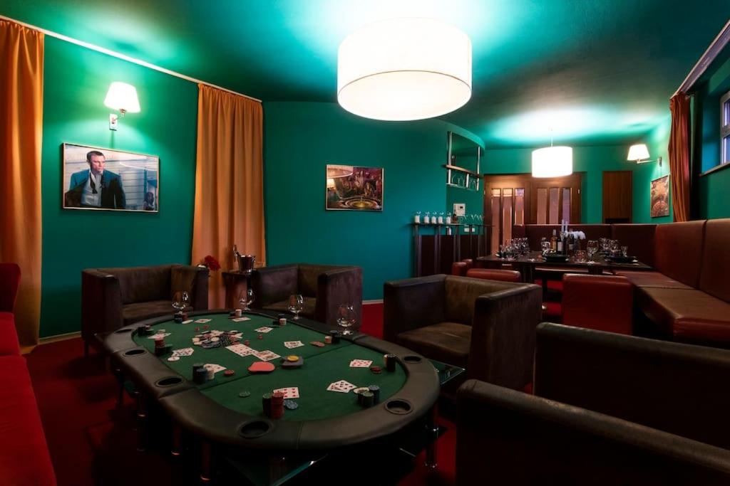 Private Hostel Casino Royal