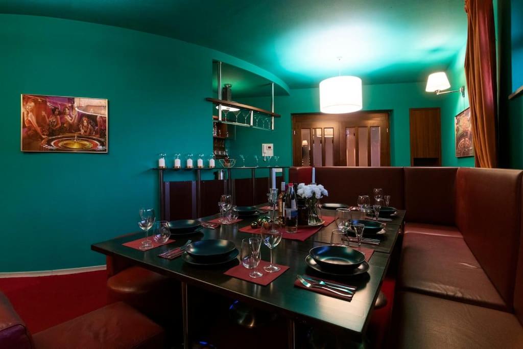 Private Hostel Casino Royal
