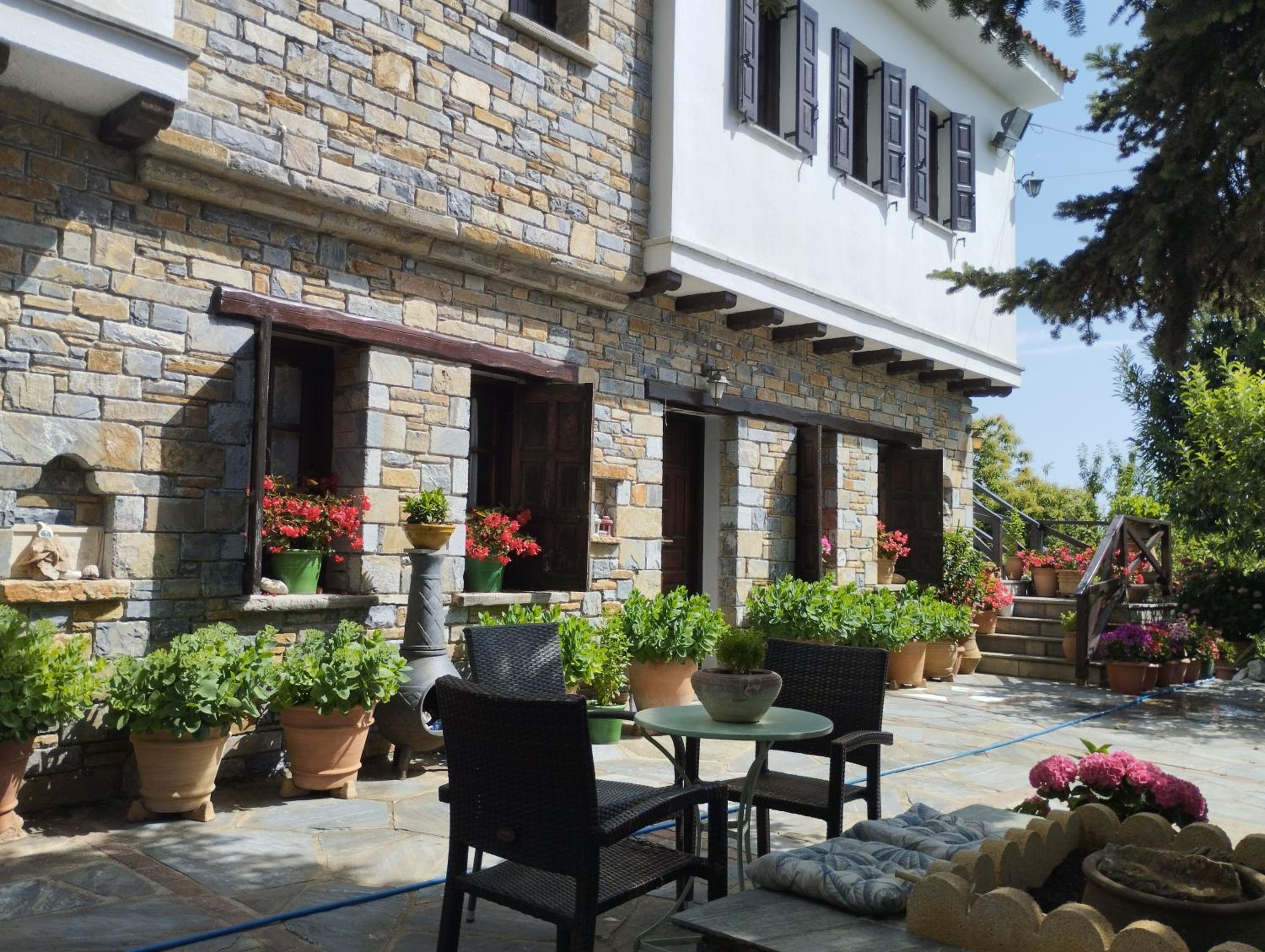 Dimosthenis Karastamatis Rooms