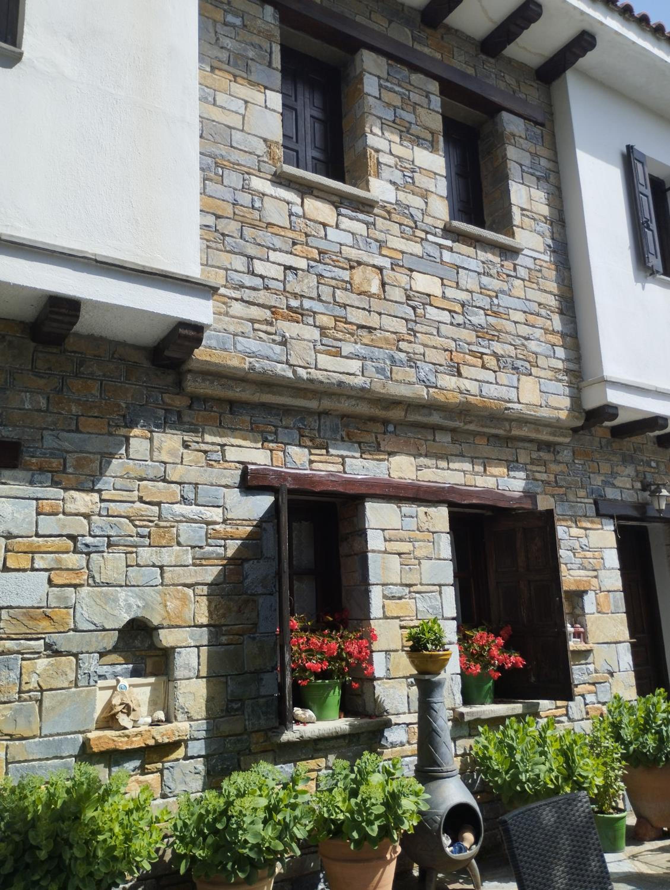 Dimosthenis Karastamatis Rooms