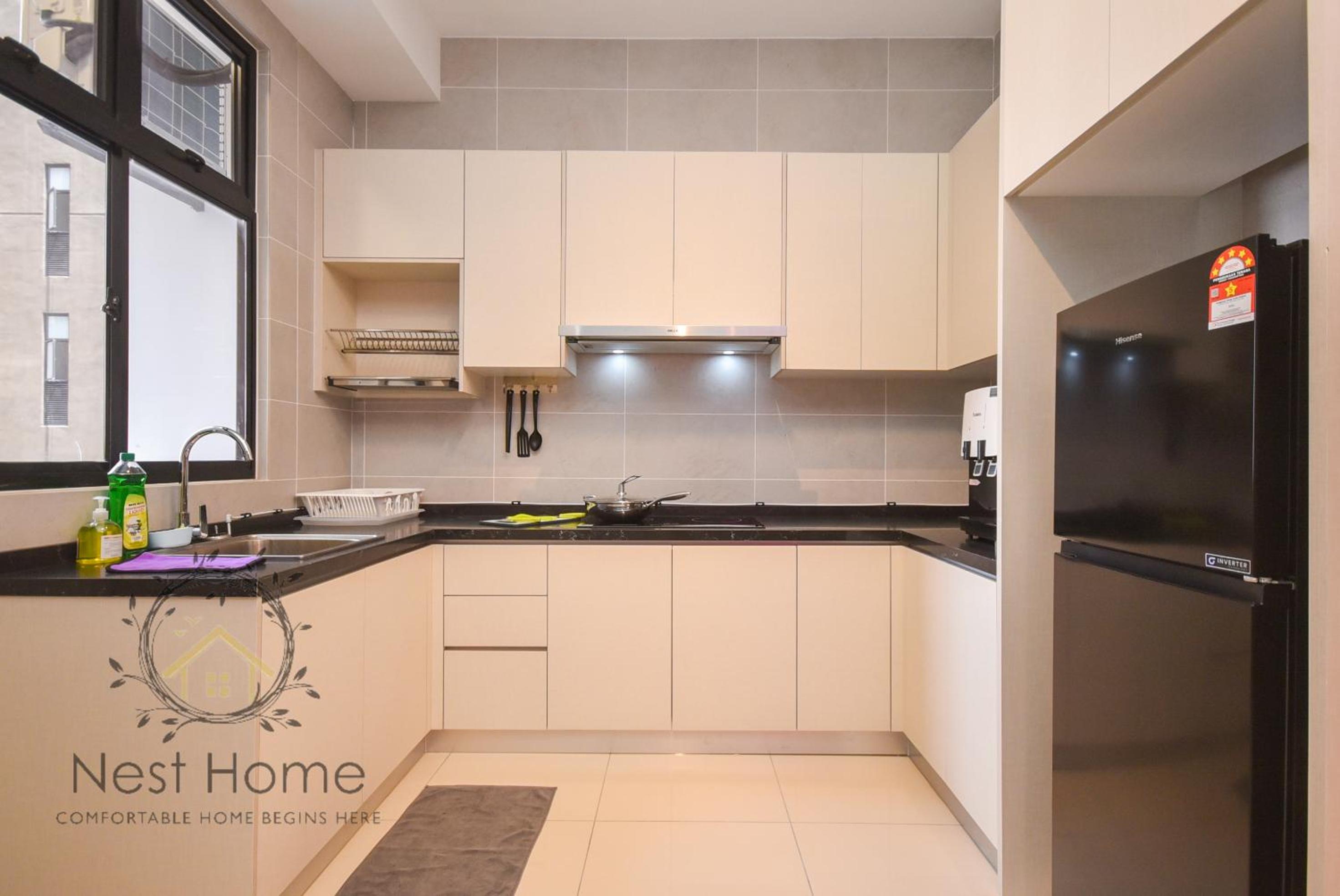 Twin Tower Residence by Nest Home【5 mins walk to CIQ】