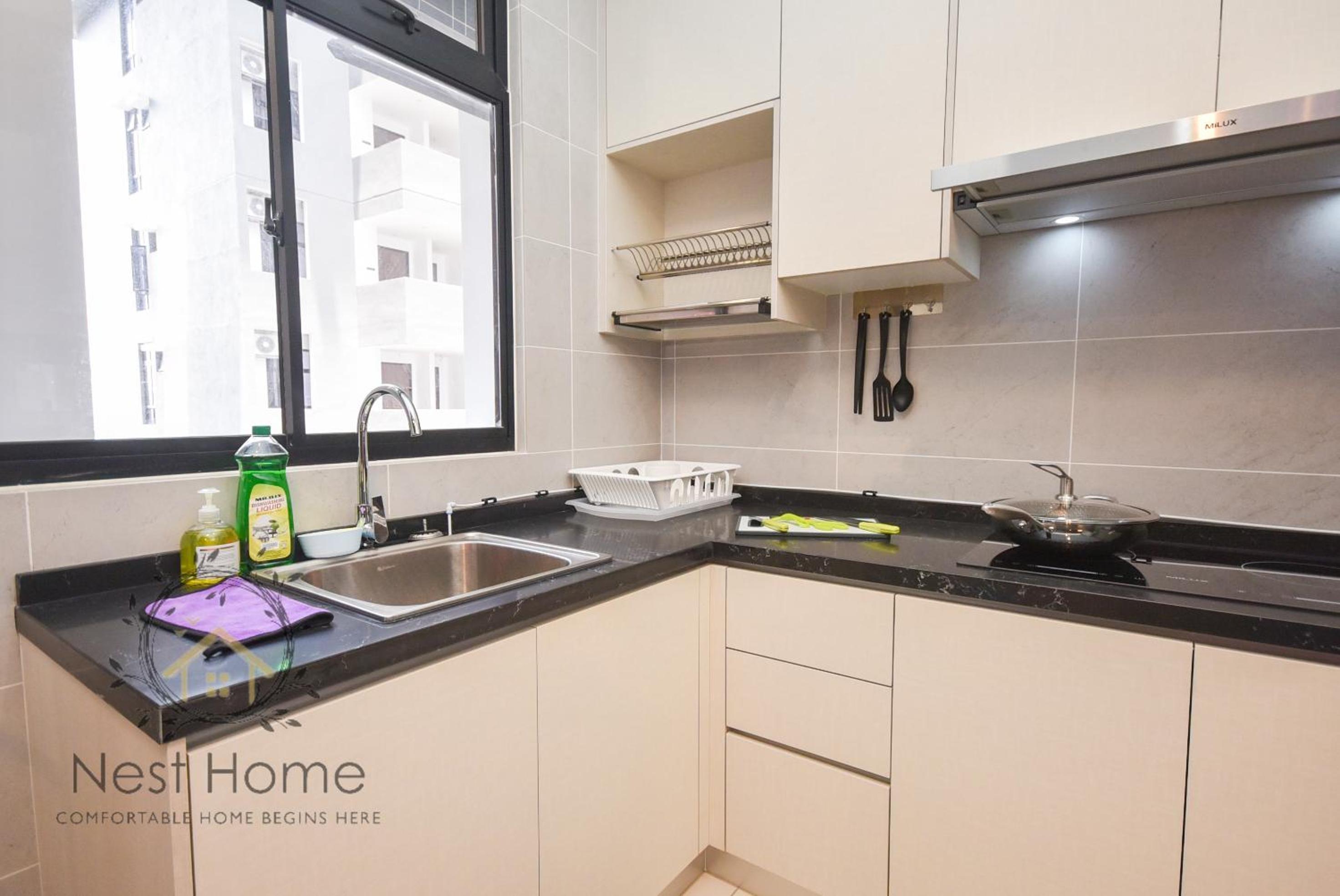Twin Tower Residence by Nest Home【5 mins walk to CIQ】