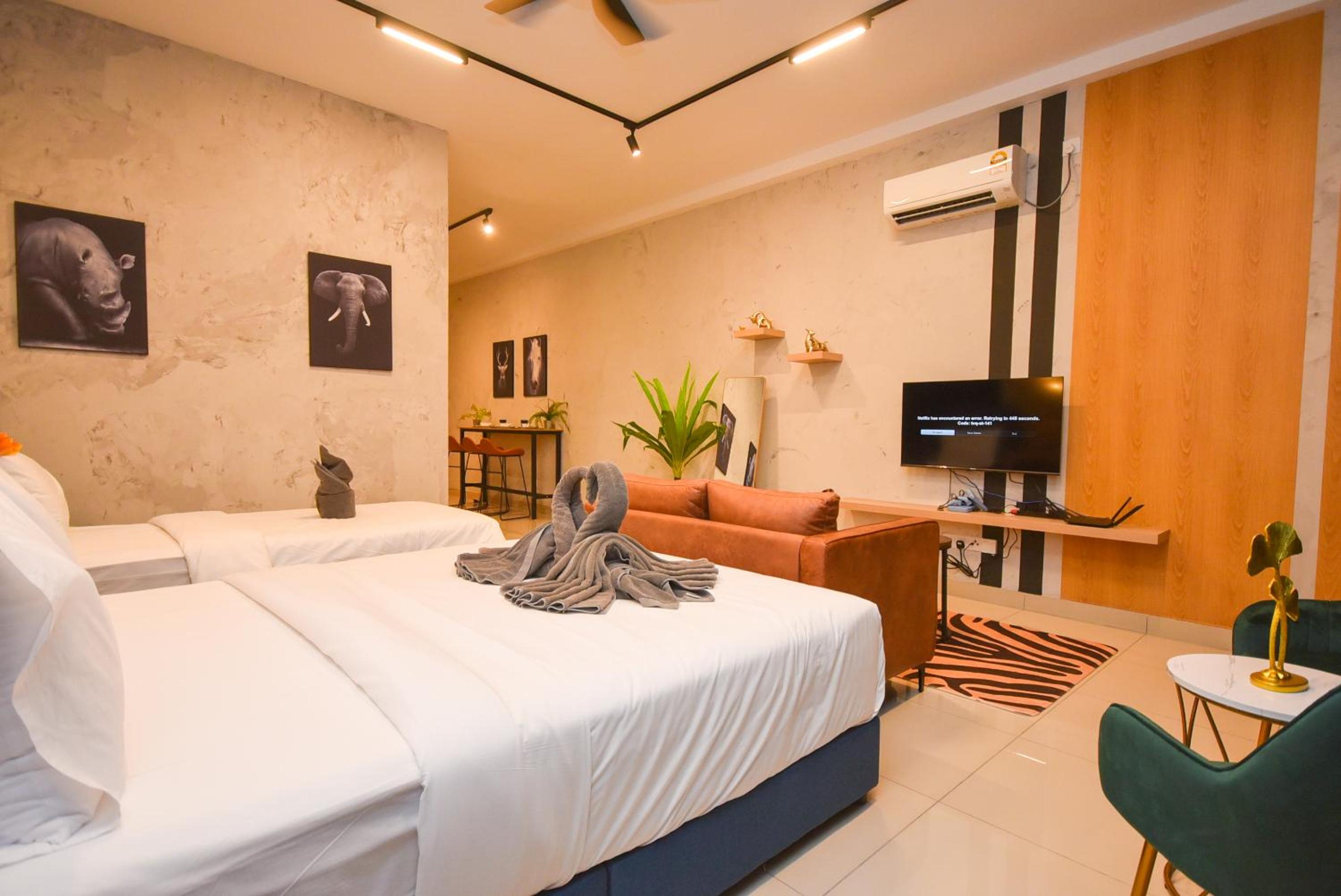 Twin Tower Residence by Nest Home【5 mins walk to CIQ】