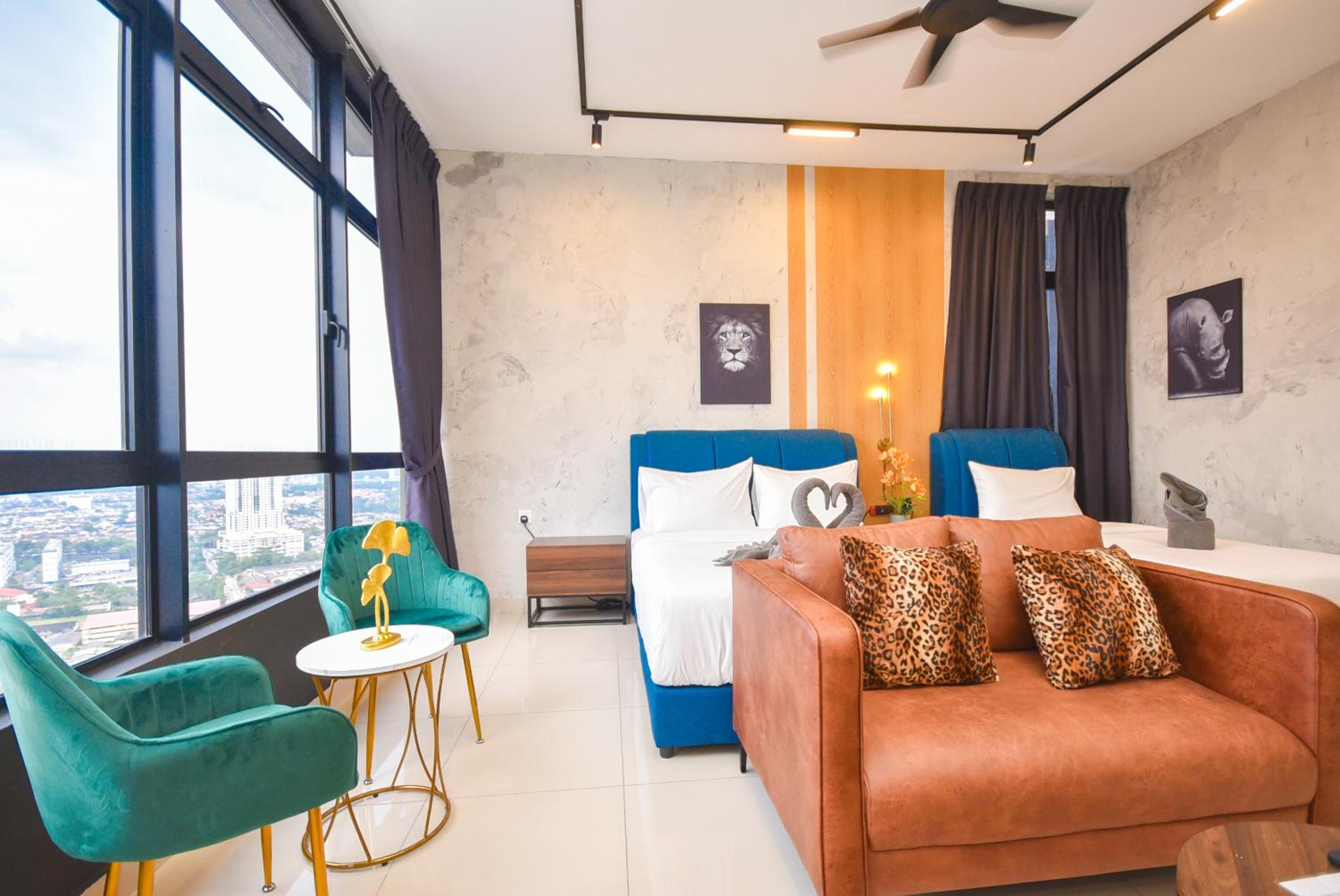 Twin Tower Residence by Nest Home【5 mins walk to CIQ】