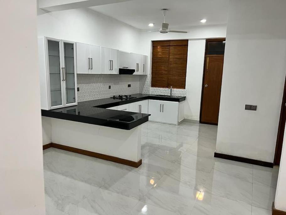Luxury 2BR Apartment in Ratmalana
