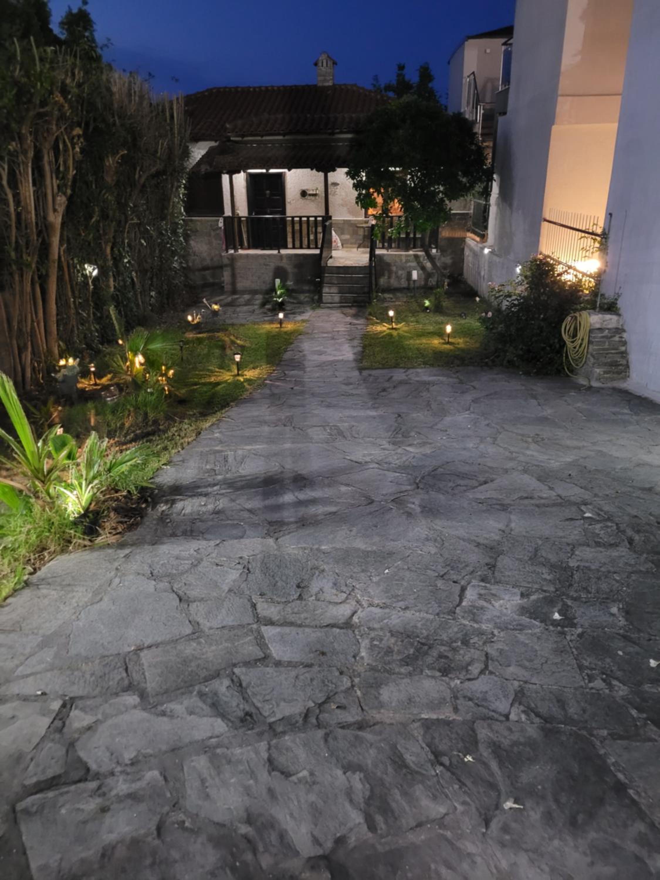Family house with garden in the center of Polychrono view 2
