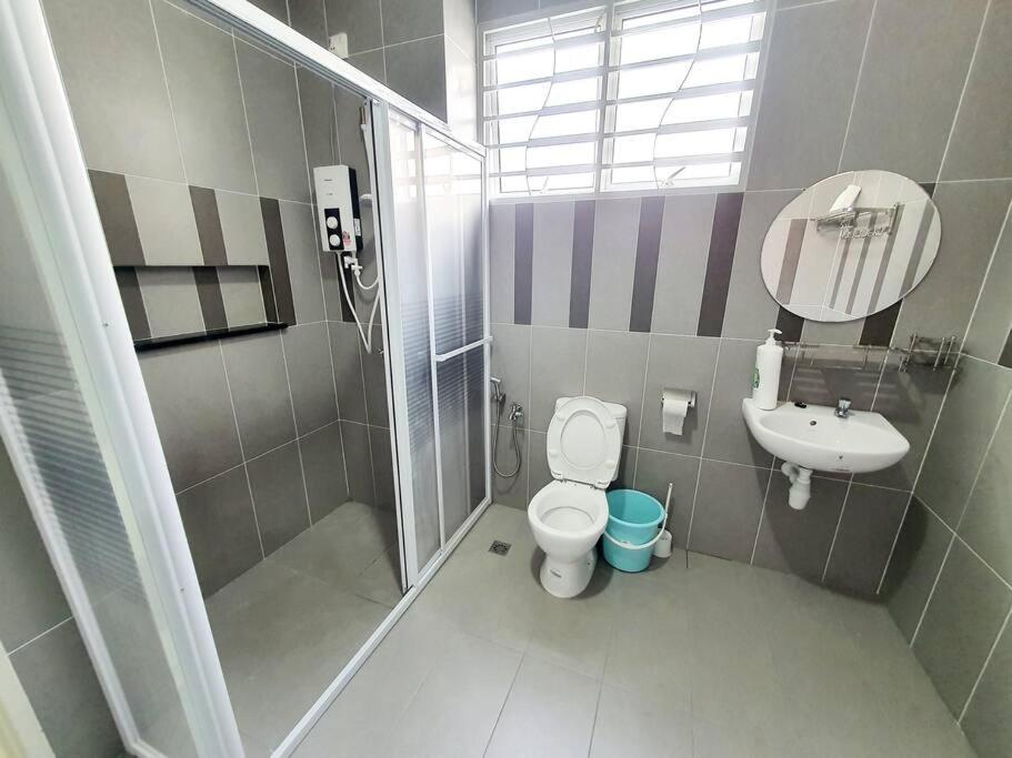MODERN STYLISH 2STOREY HOUSE 8PAX@ALMA NEAR JUSCO photo 2