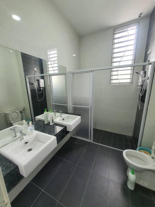 MODERN STYLISH 2STOREY HOUSE 8PAX@ALMA NEAR JUSCO photo 3