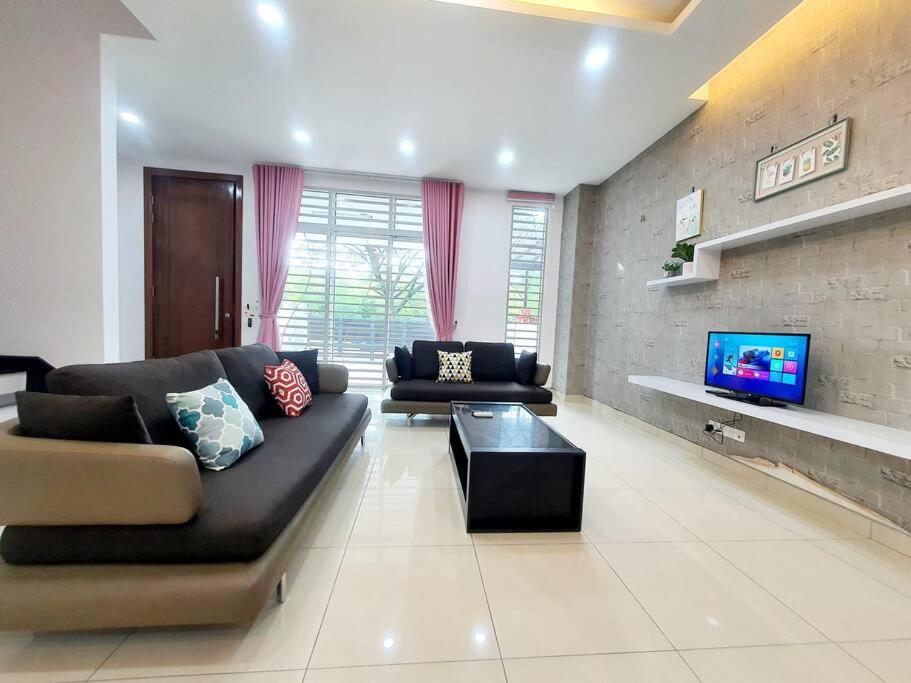MODERN STYLISH 2STOREY HOUSE 8PAX@ALMA NEAR JUSCO photo 4