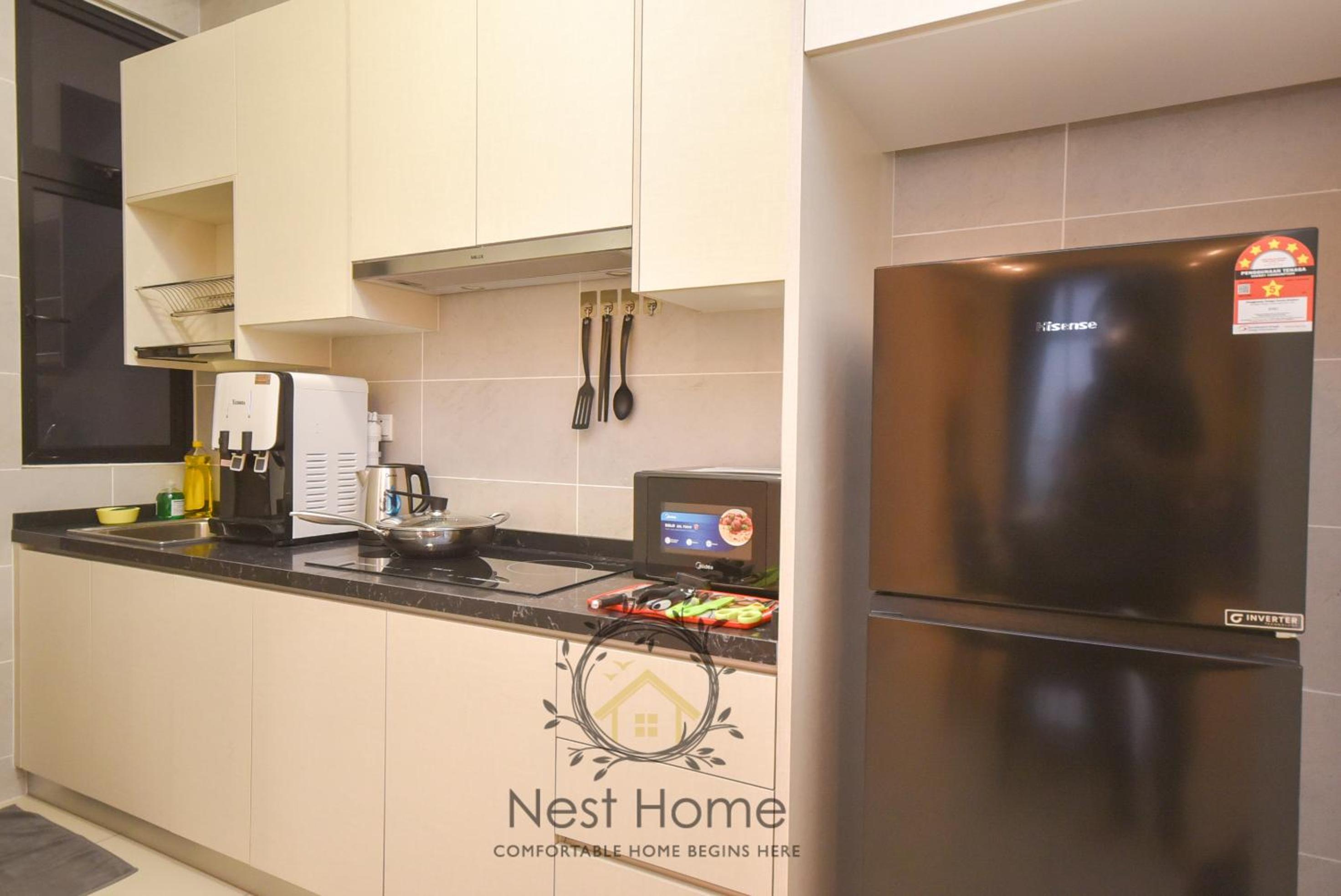 Twin Tower Residence by Nest Home【5 mins walk to CIQ】