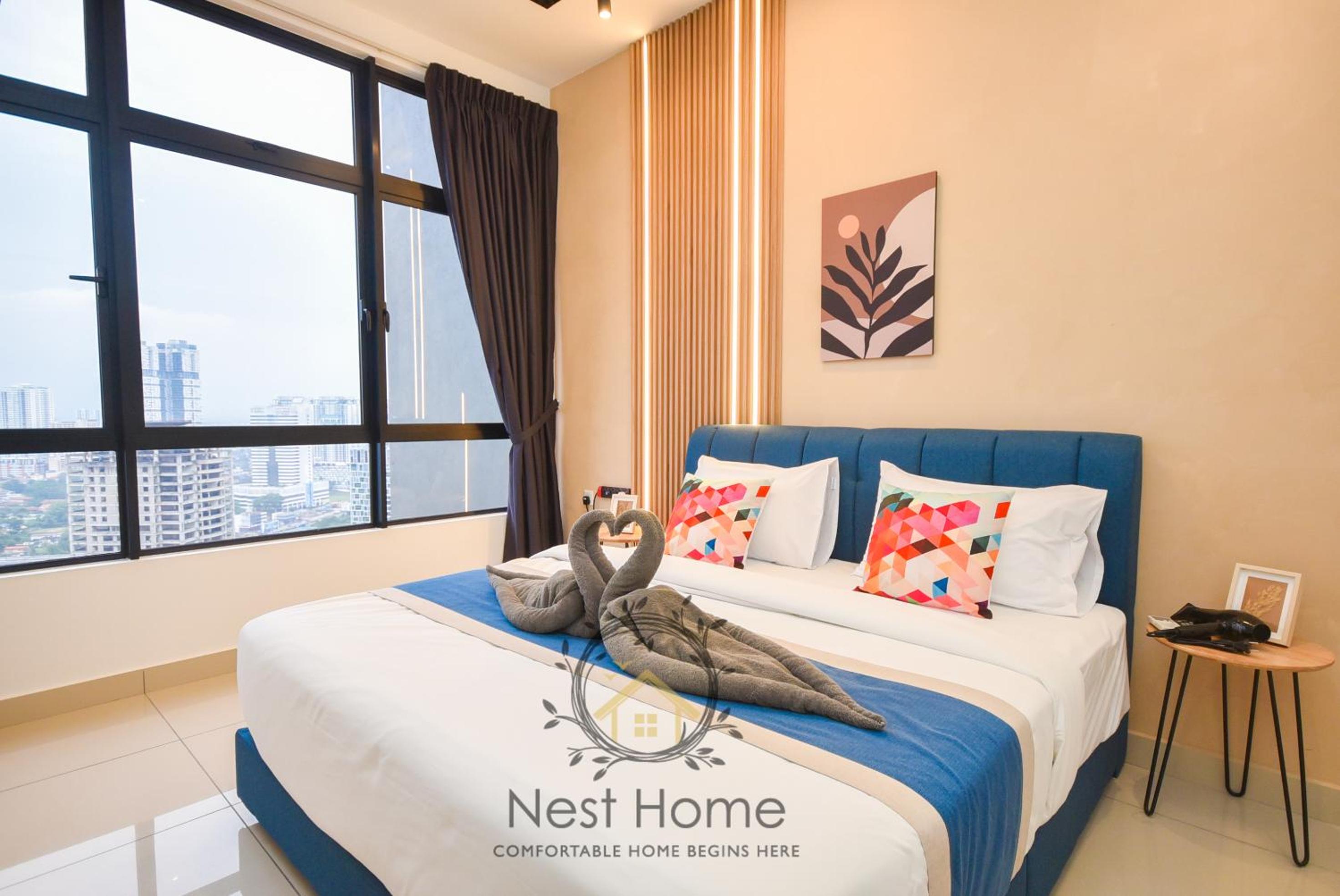 Twin Tower Residence by Nest Home【5 mins walk to CIQ】