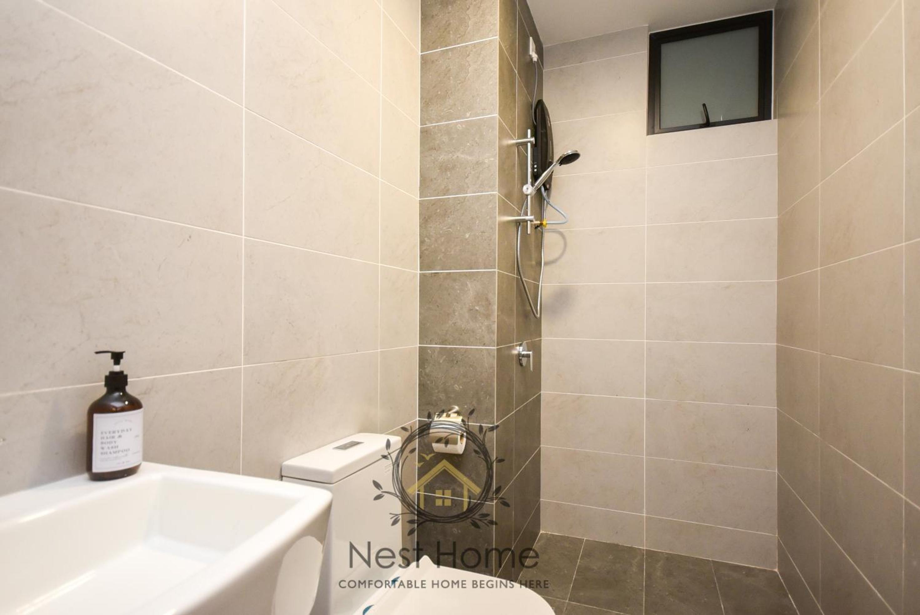 Twin Tower Residence by Nest Home【5 mins walk to CIQ】