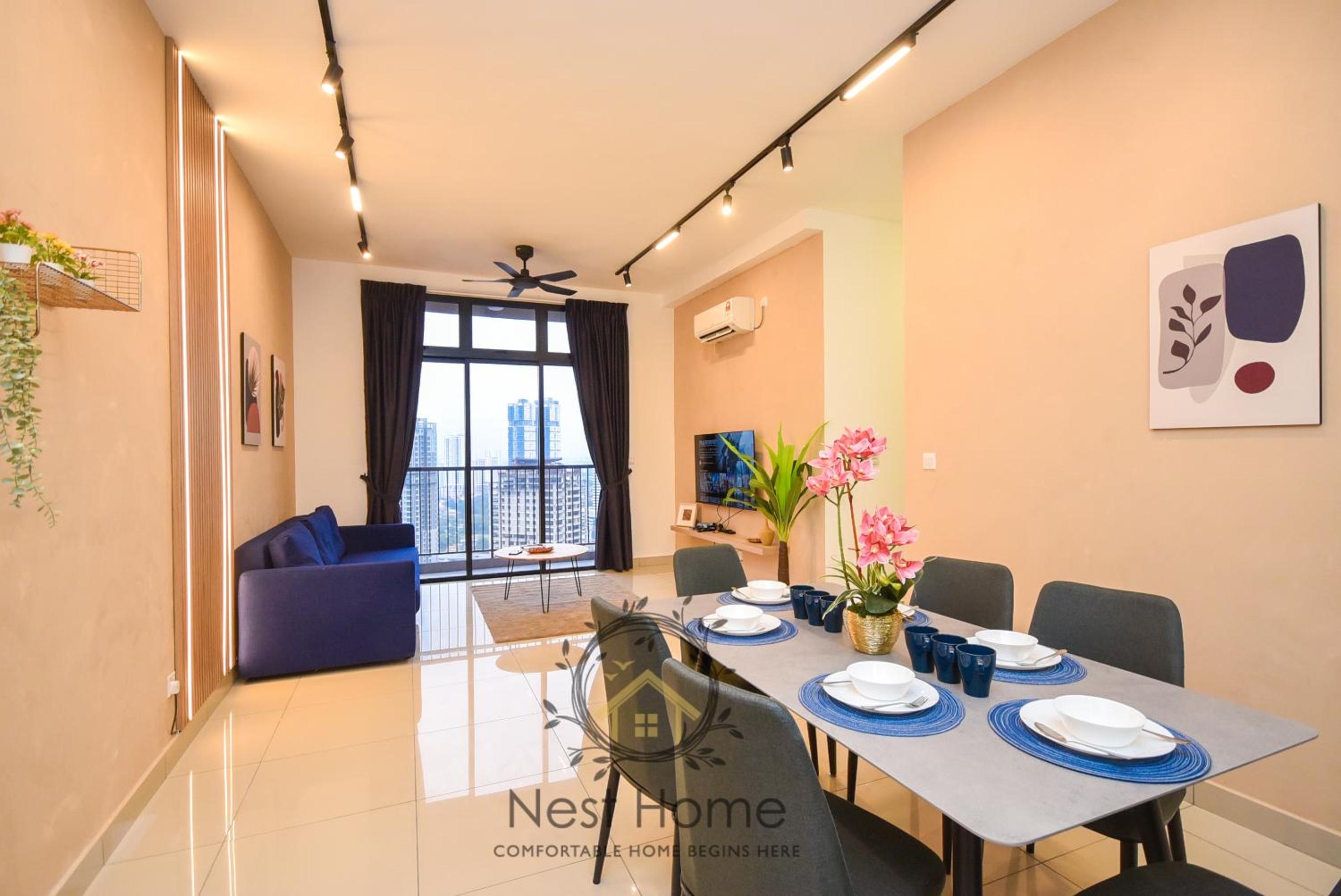 Twin Tower Residence by Nest Home【5 mins walk to CIQ】