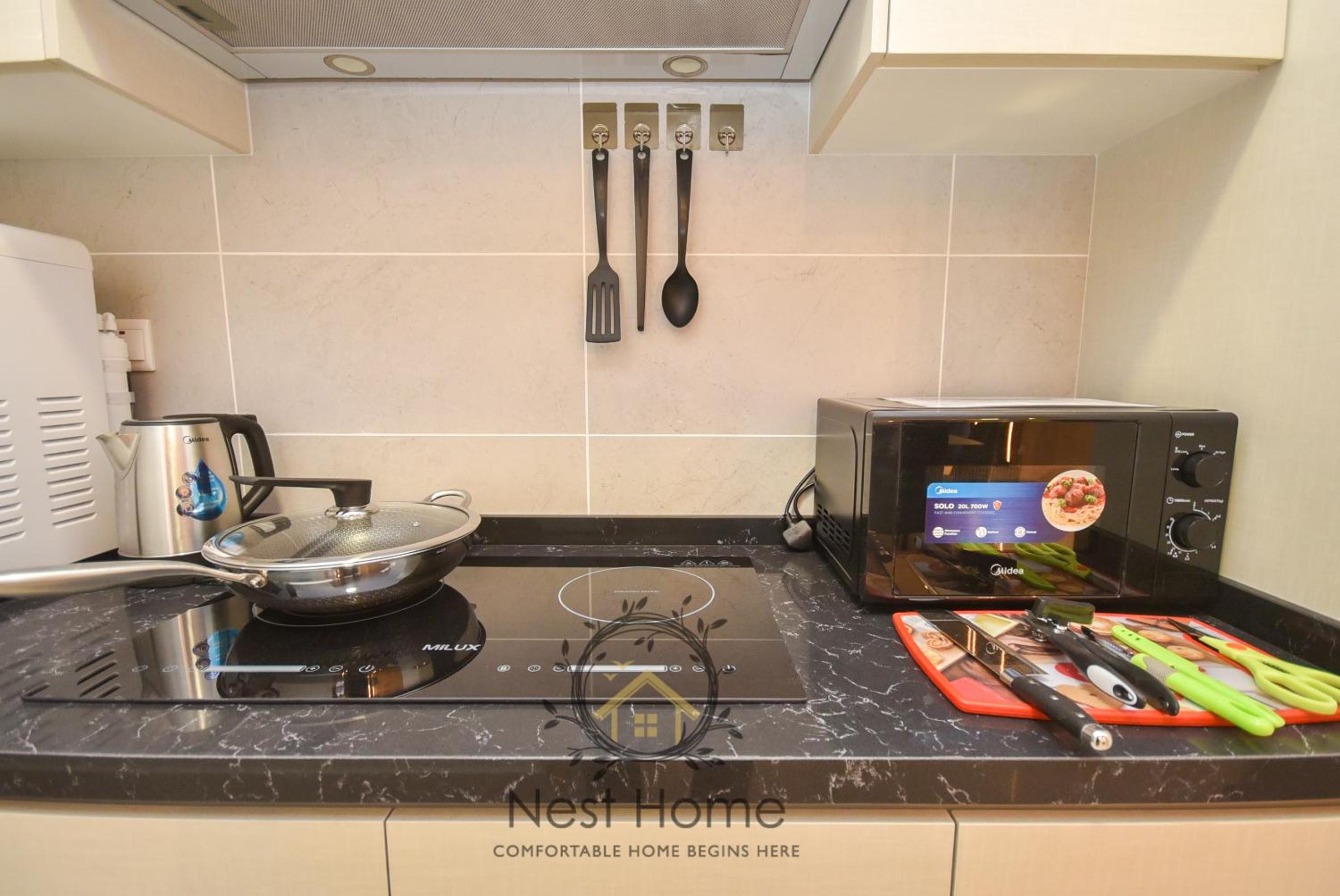 Twin Tower Residence by Nest Home【5 mins walk to CIQ】