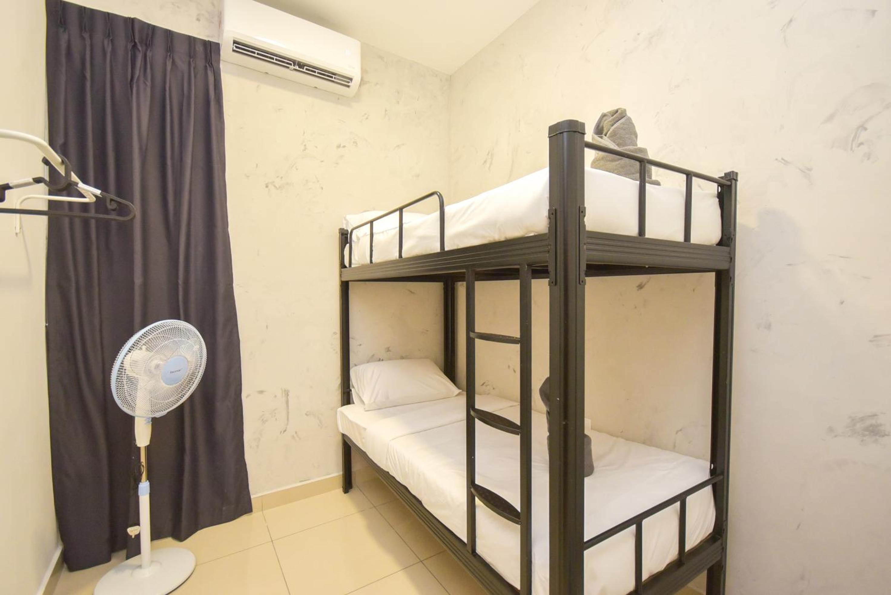Twin Tower Residence by Nest Home【5 mins walk to CIQ】