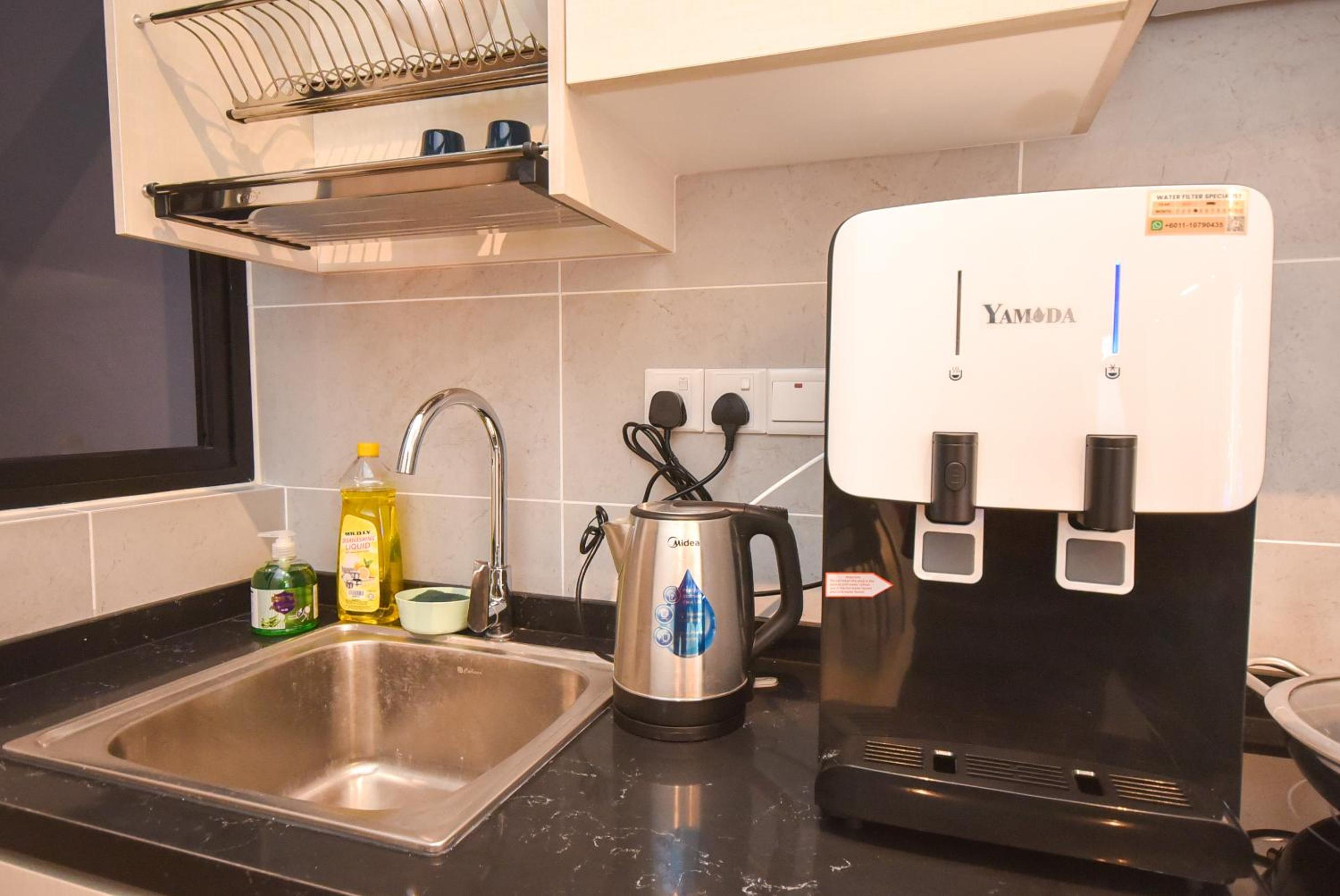 Twin Tower Residence by Nest Home【5 mins walk to CIQ】