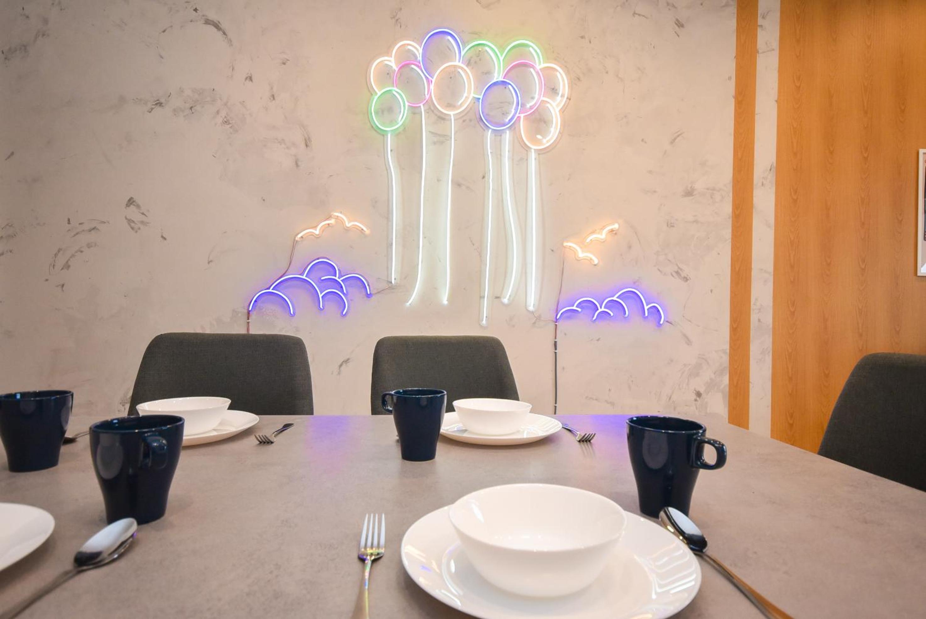 Twin Tower Residence by Nest Home【5 mins walk to CIQ】