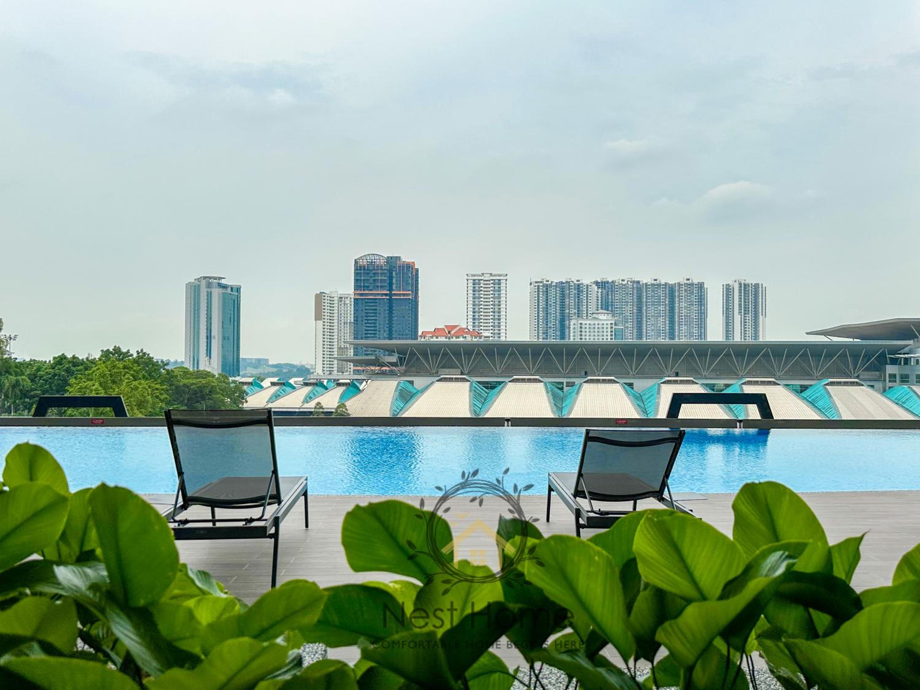 Twin Tower Residence by Nest Home【5 mins walk to CIQ】