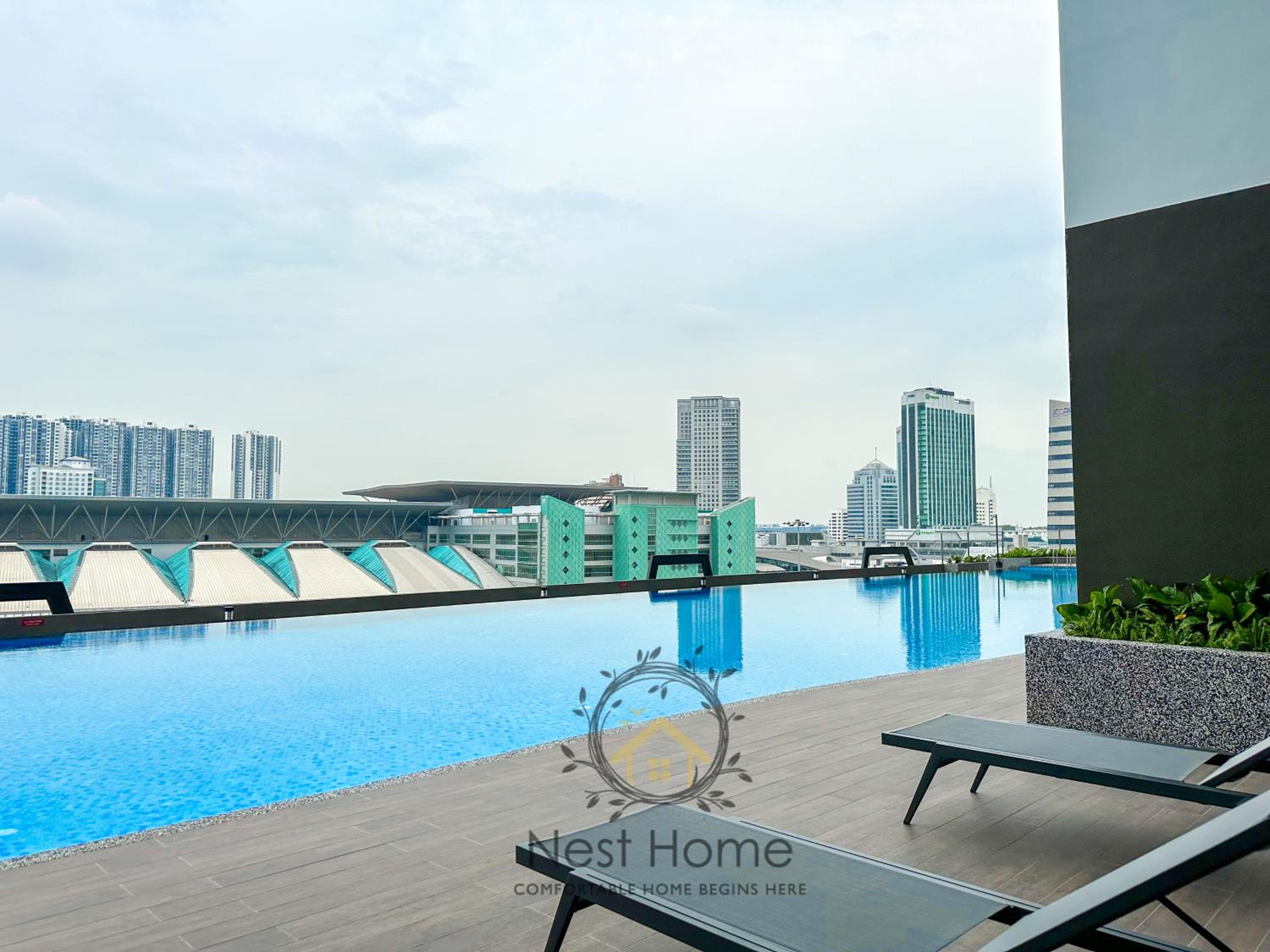 Twin Tower Residence by Nest Home【5 mins walk to CIQ】