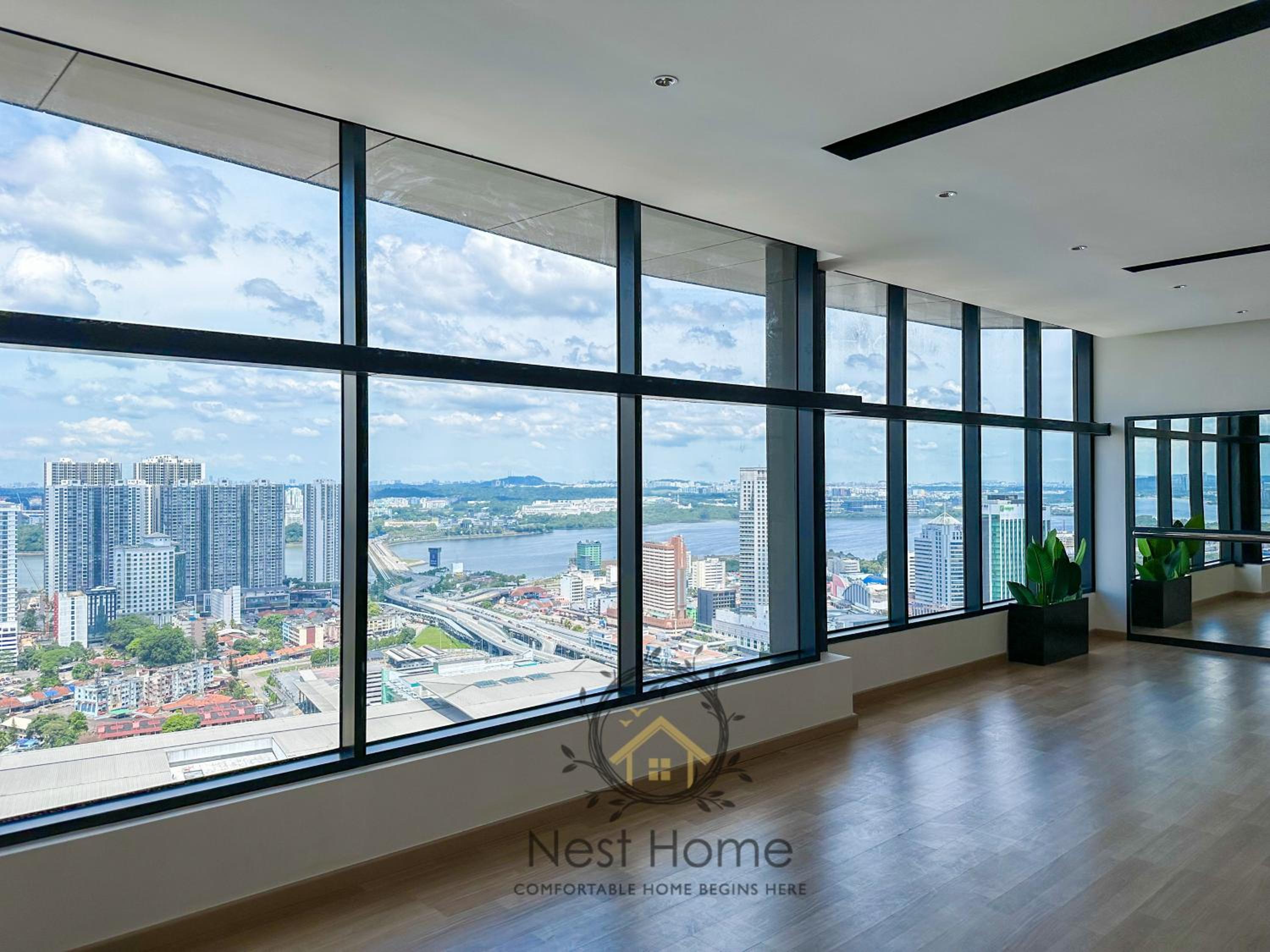 Twin Tower Residence by Nest Home【5 mins walk to CIQ】