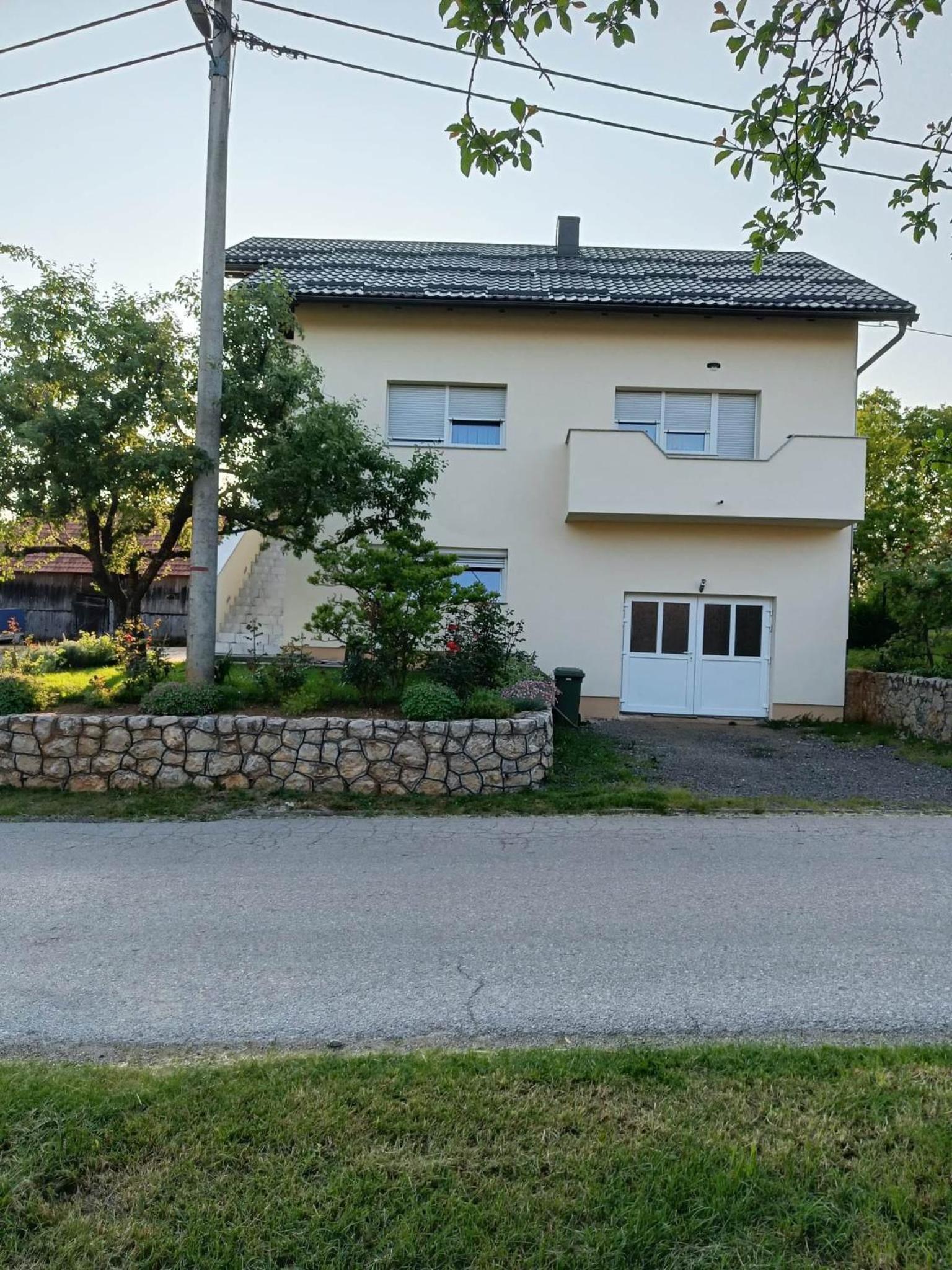 Apartment Dado