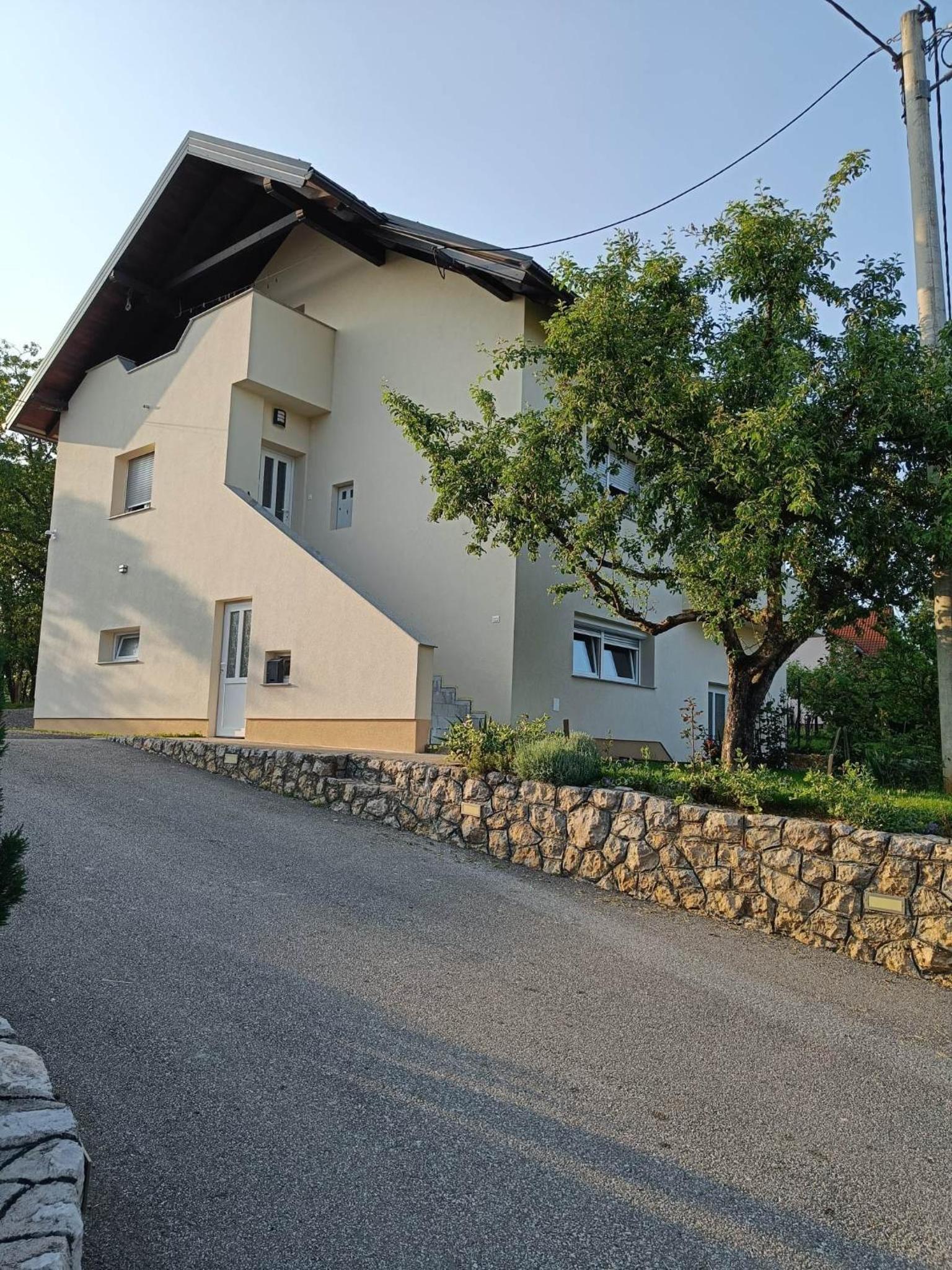 Apartment Dado