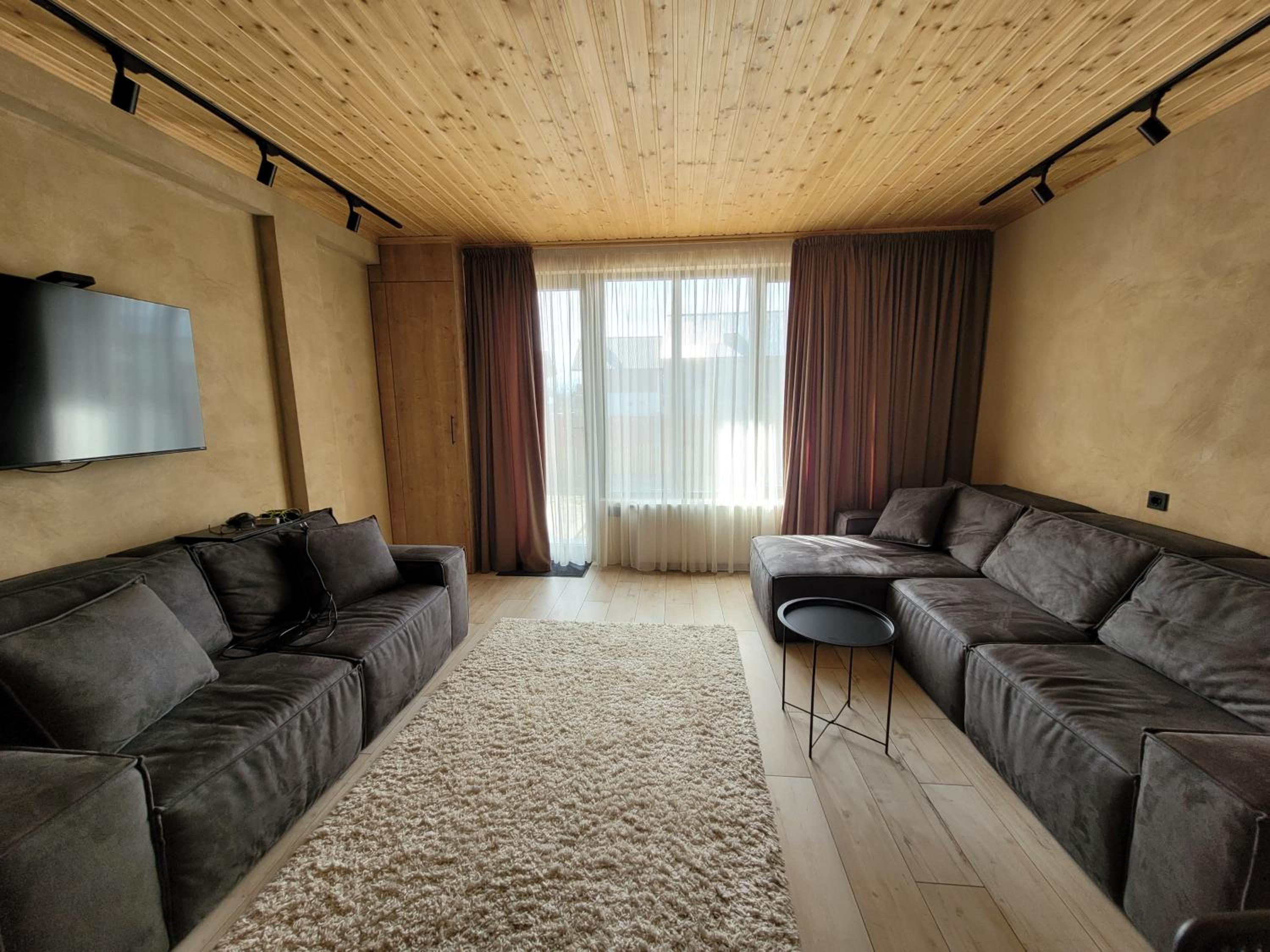 Townhouse in Mountains. view 5