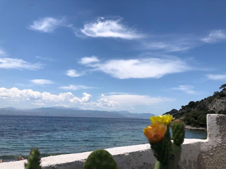 House by the Sea at Skaloma, Loutraki view 3