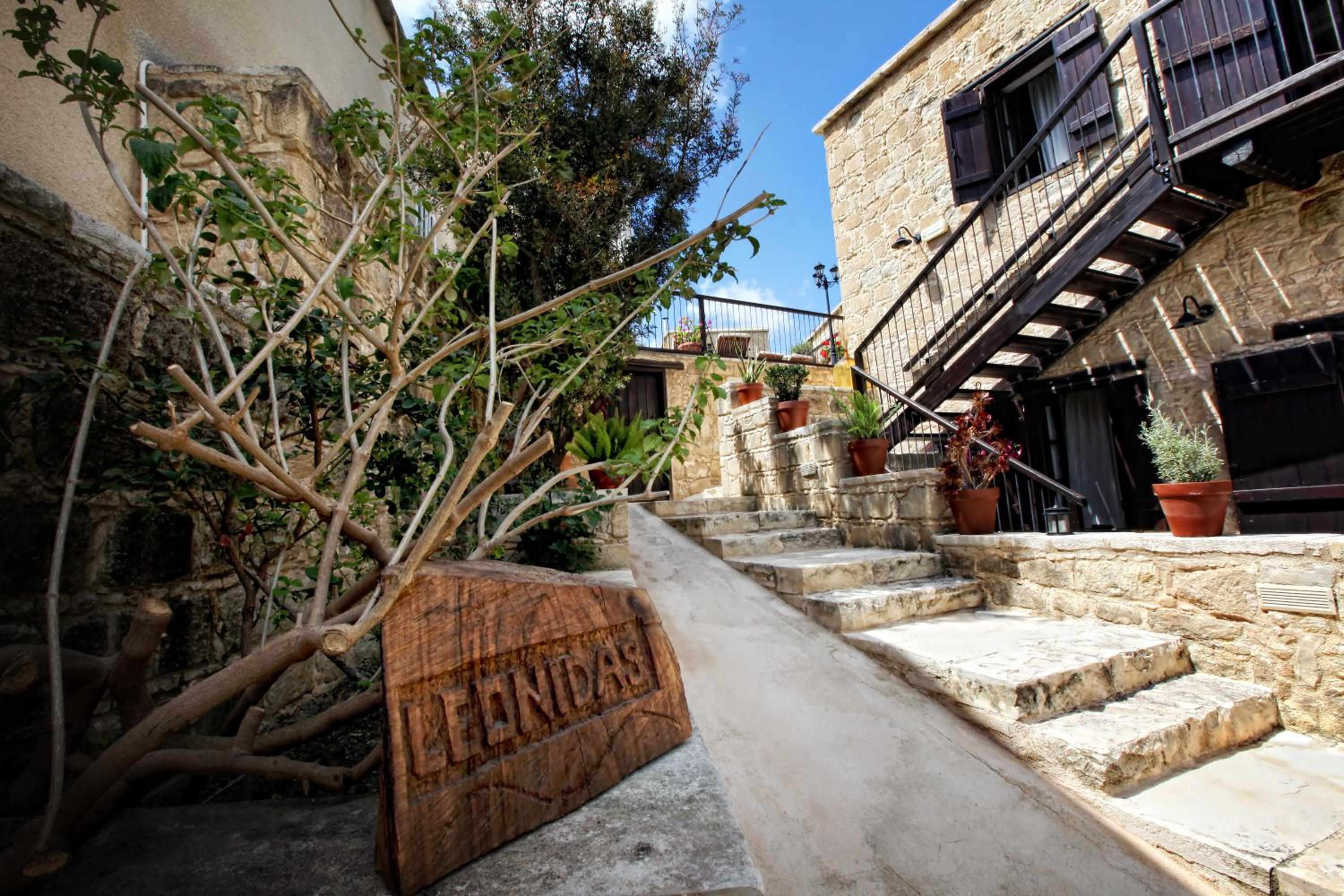 Leonidas Village Houses