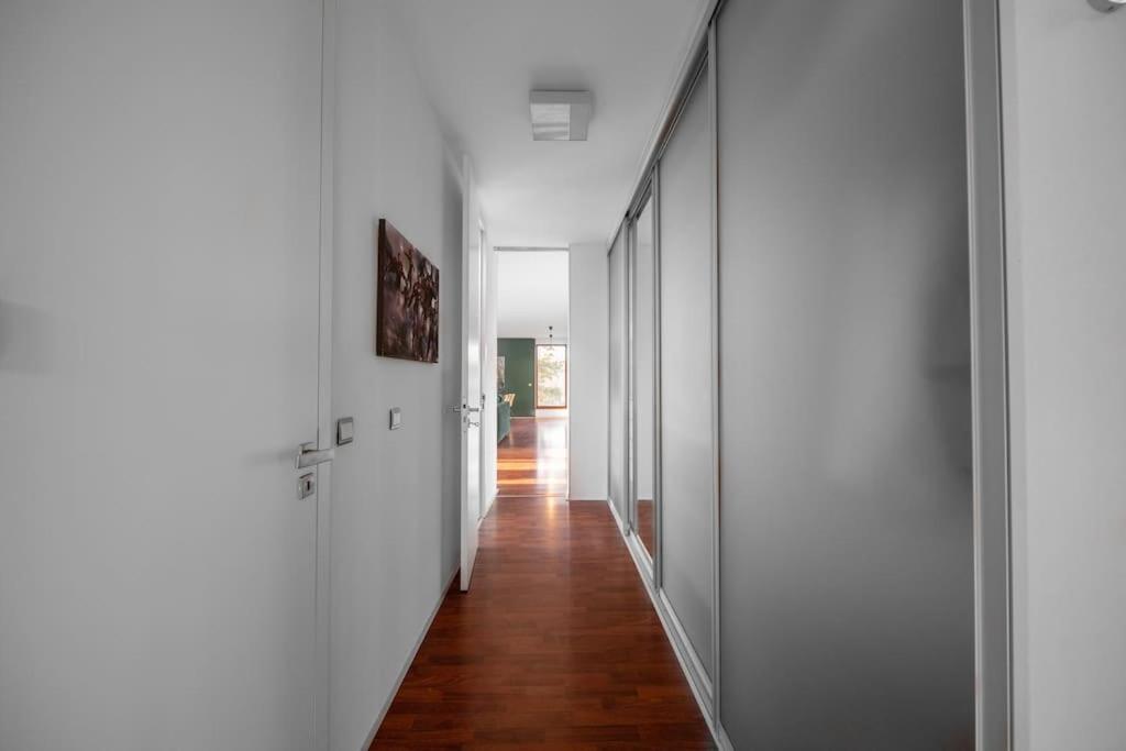 Design Architect Villa with 2 Apartments