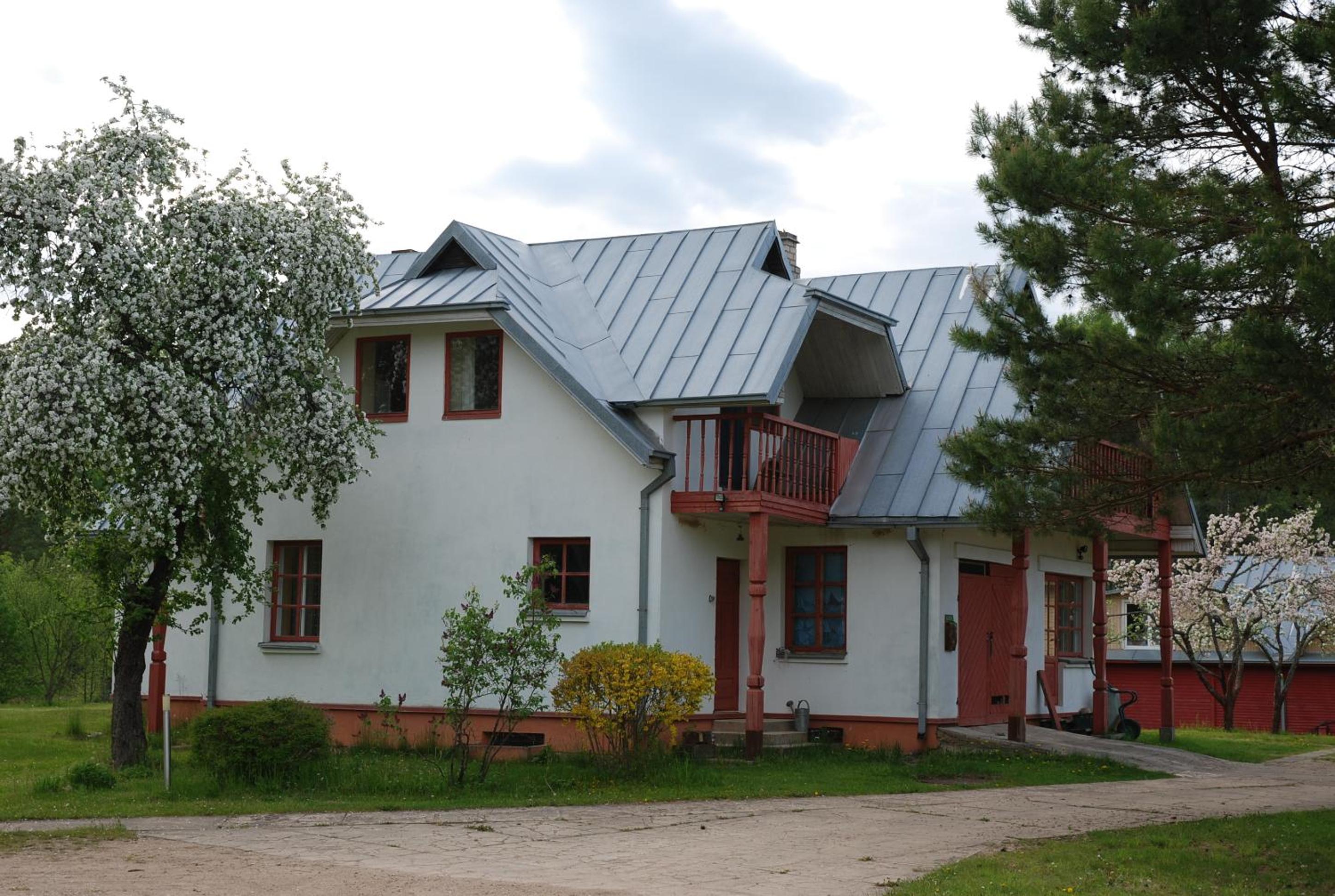 Photo 6