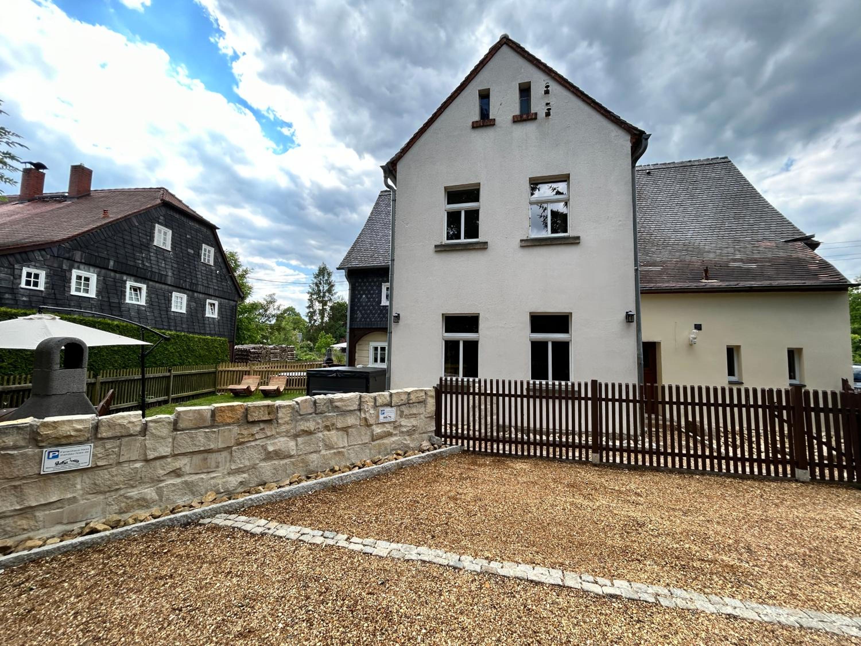 Fewo Frushi mit Sauna & saisonalem Whirlpool im Zittauer Gebirge