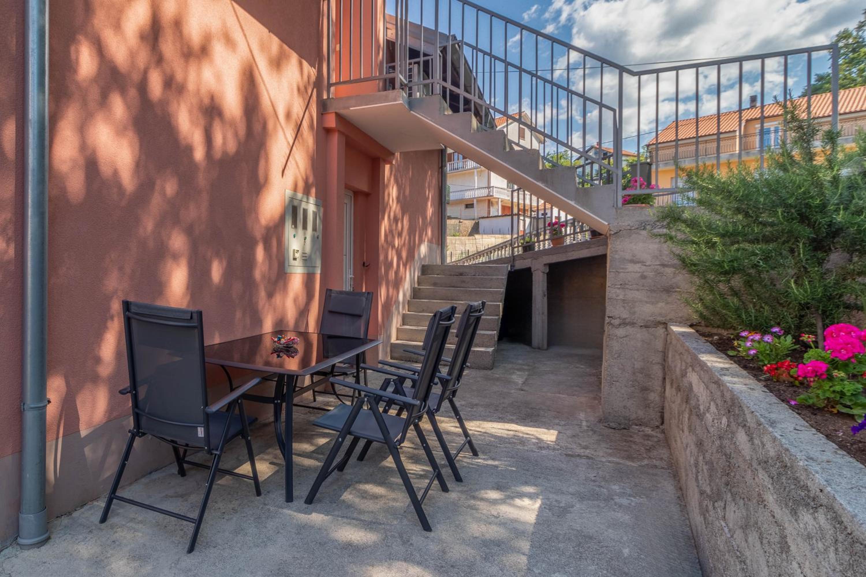 Aura Apartment