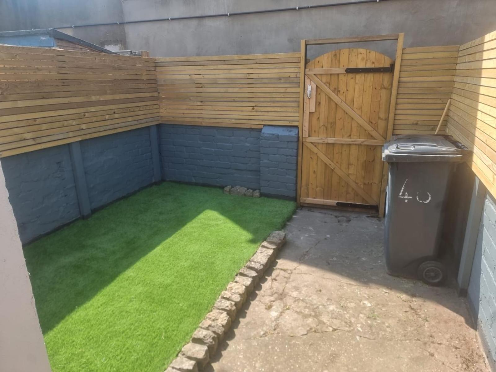 Centrally located in city of Lincoln Idas Place - two bedrooms each with a kingsize bed view 5